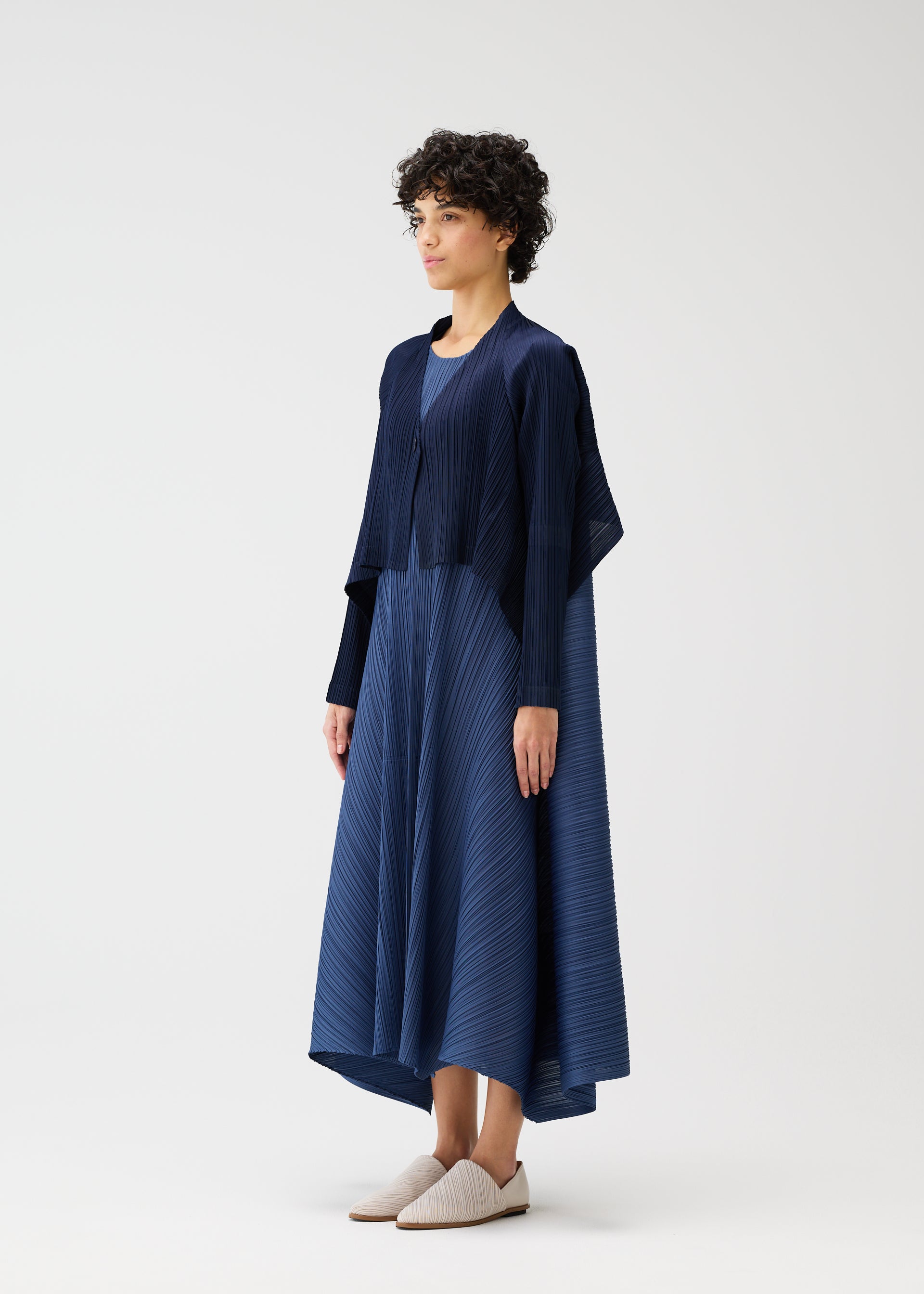 CITY FRAME – isseymiyake.com