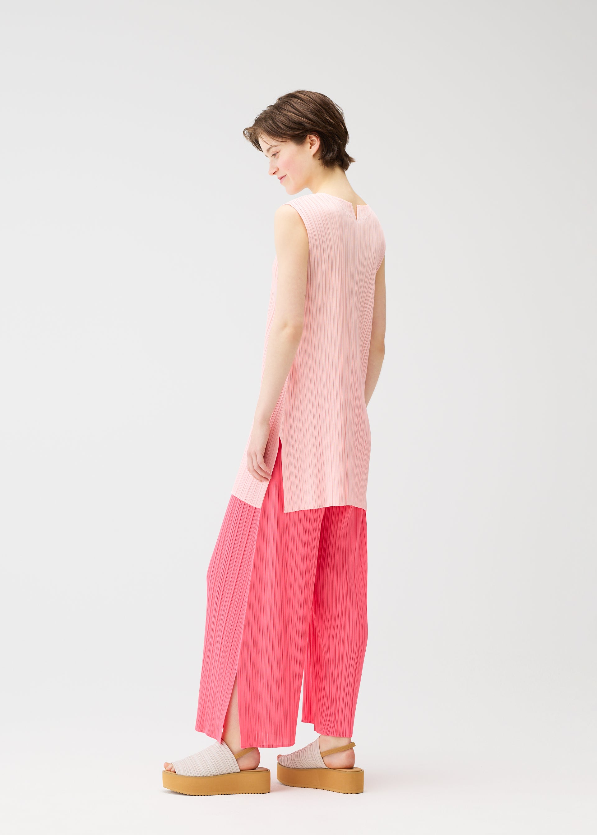 MONTHLY COLORS : MARCH – isseymiyake.com