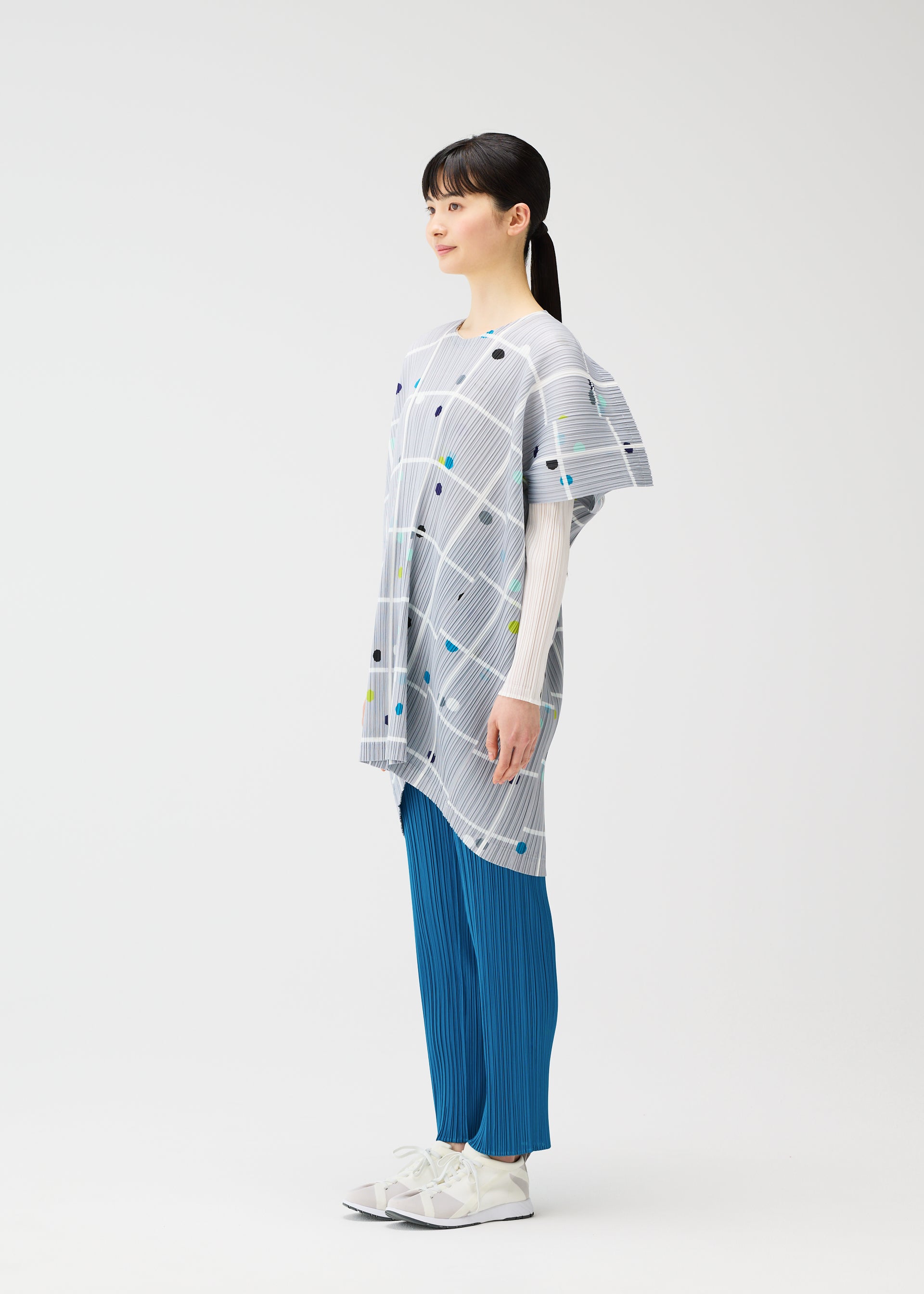 CROSSING DOTS – isseymiyake.com