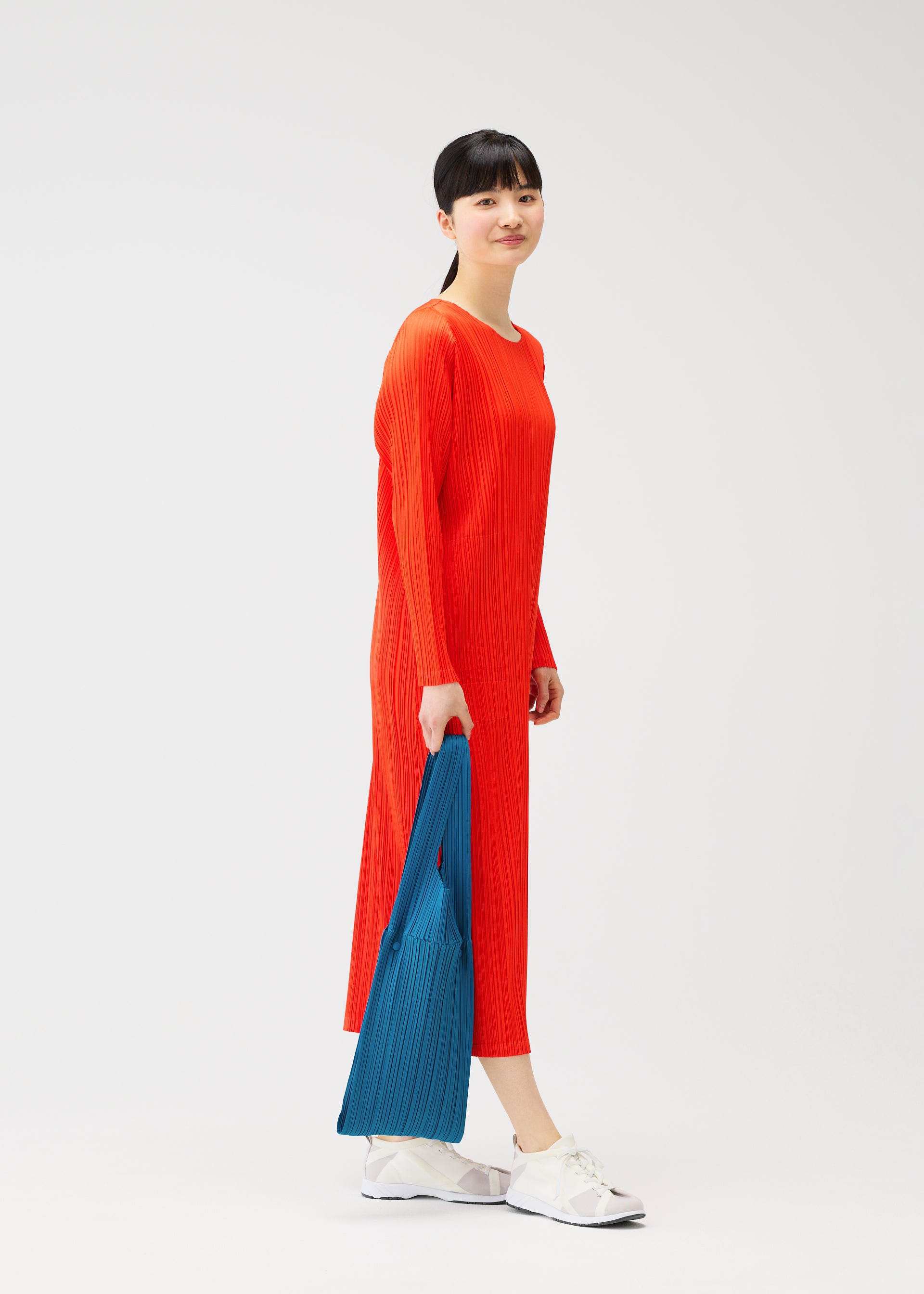 PLEATS BRIDGE BAG – isseymiyake.com