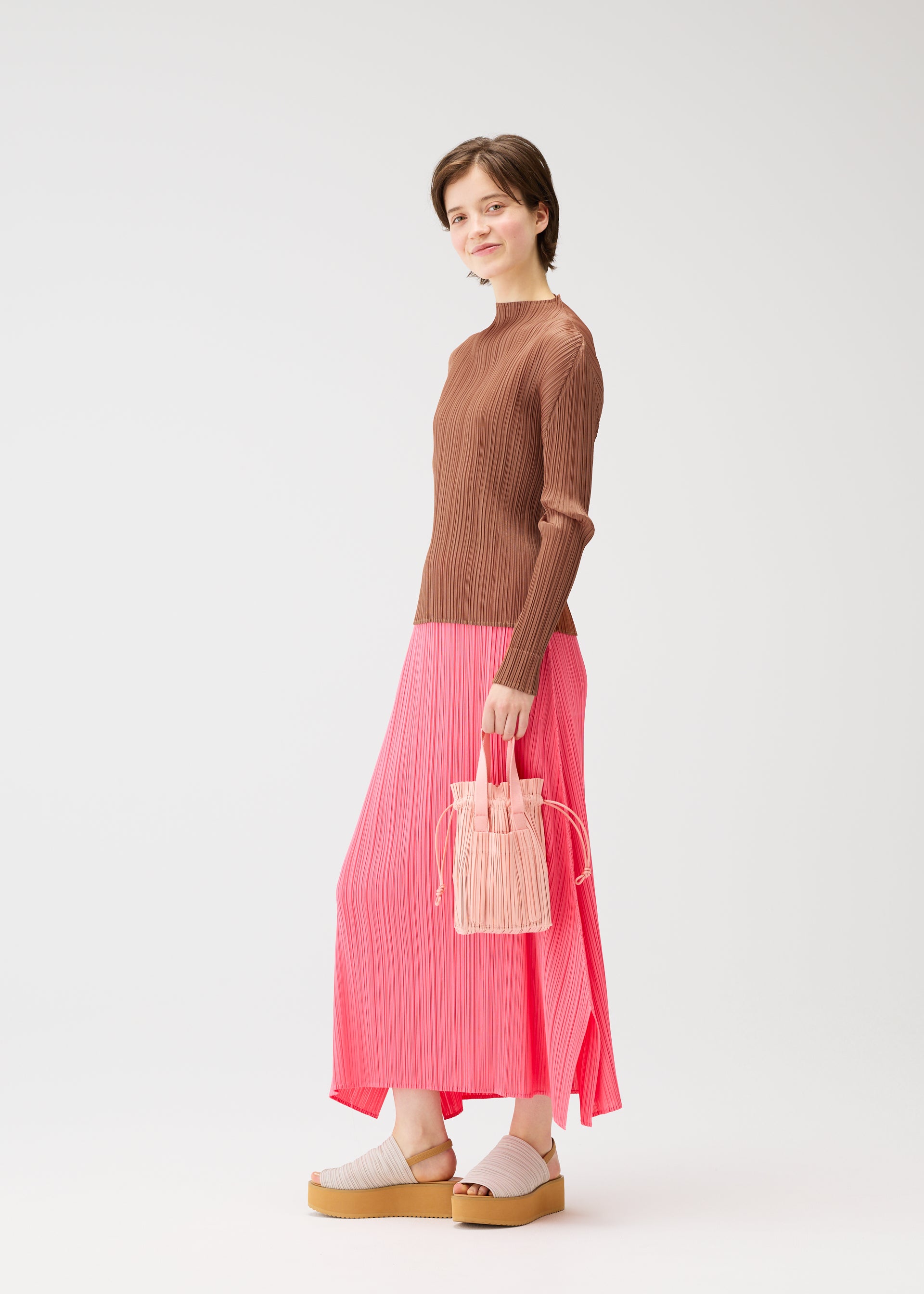 PLEATS TOTE BAG、バッグ&財布_ショルダーバッグ、着用画像2