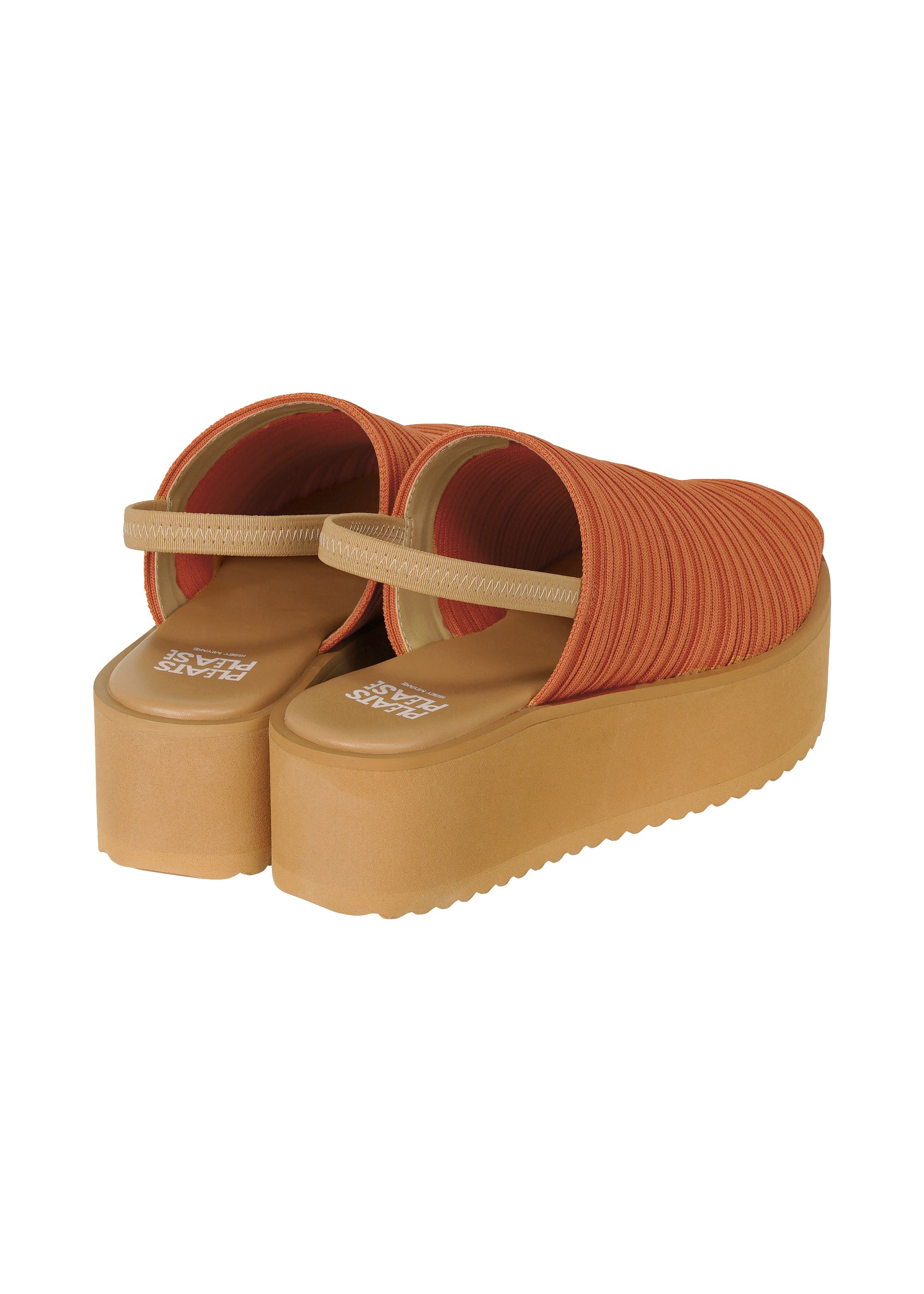 PLEATS KNIT SANDALS – isseymiyake.com