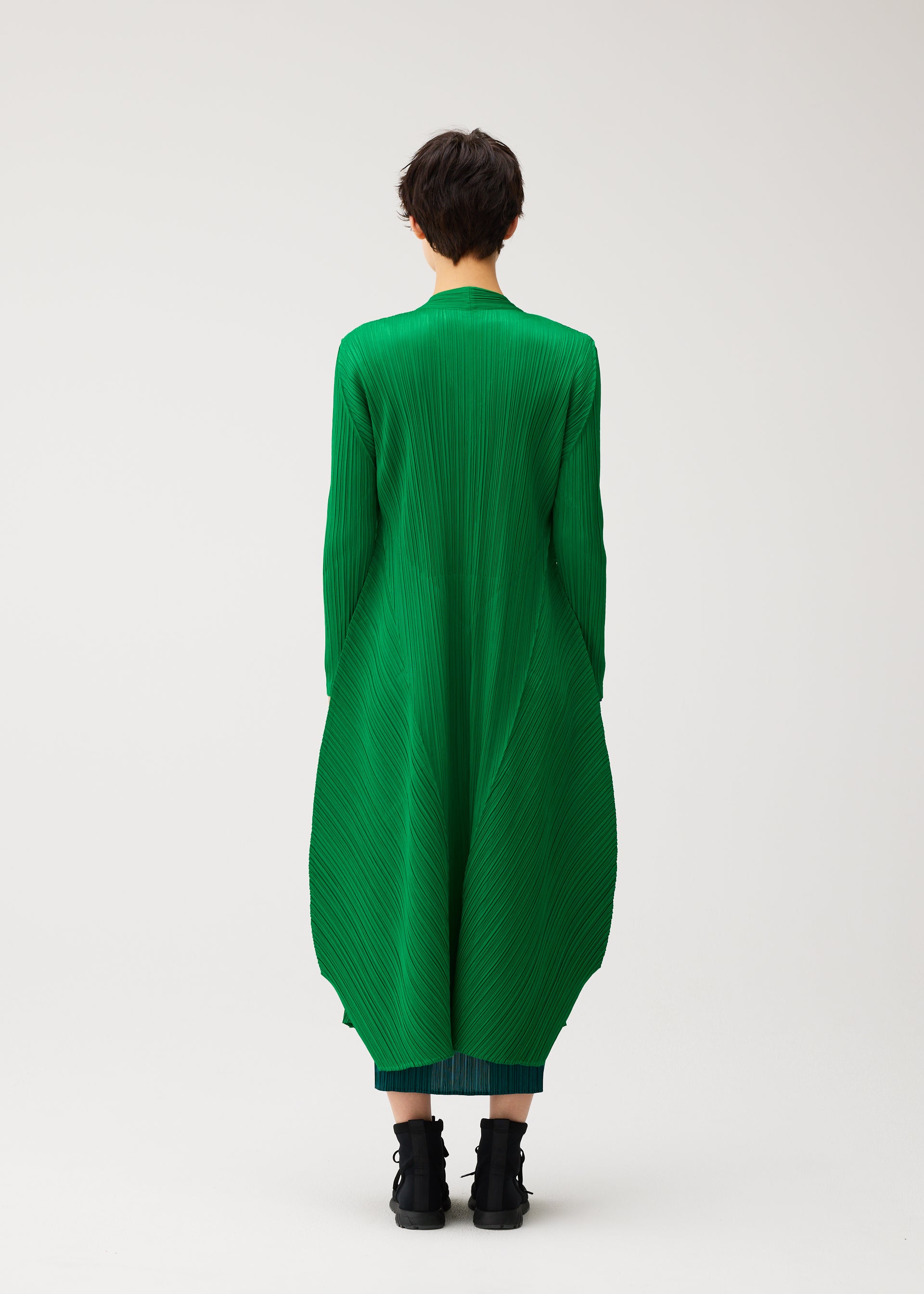 MONTHLY COLORS : OCTOBER – isseymiyake.com