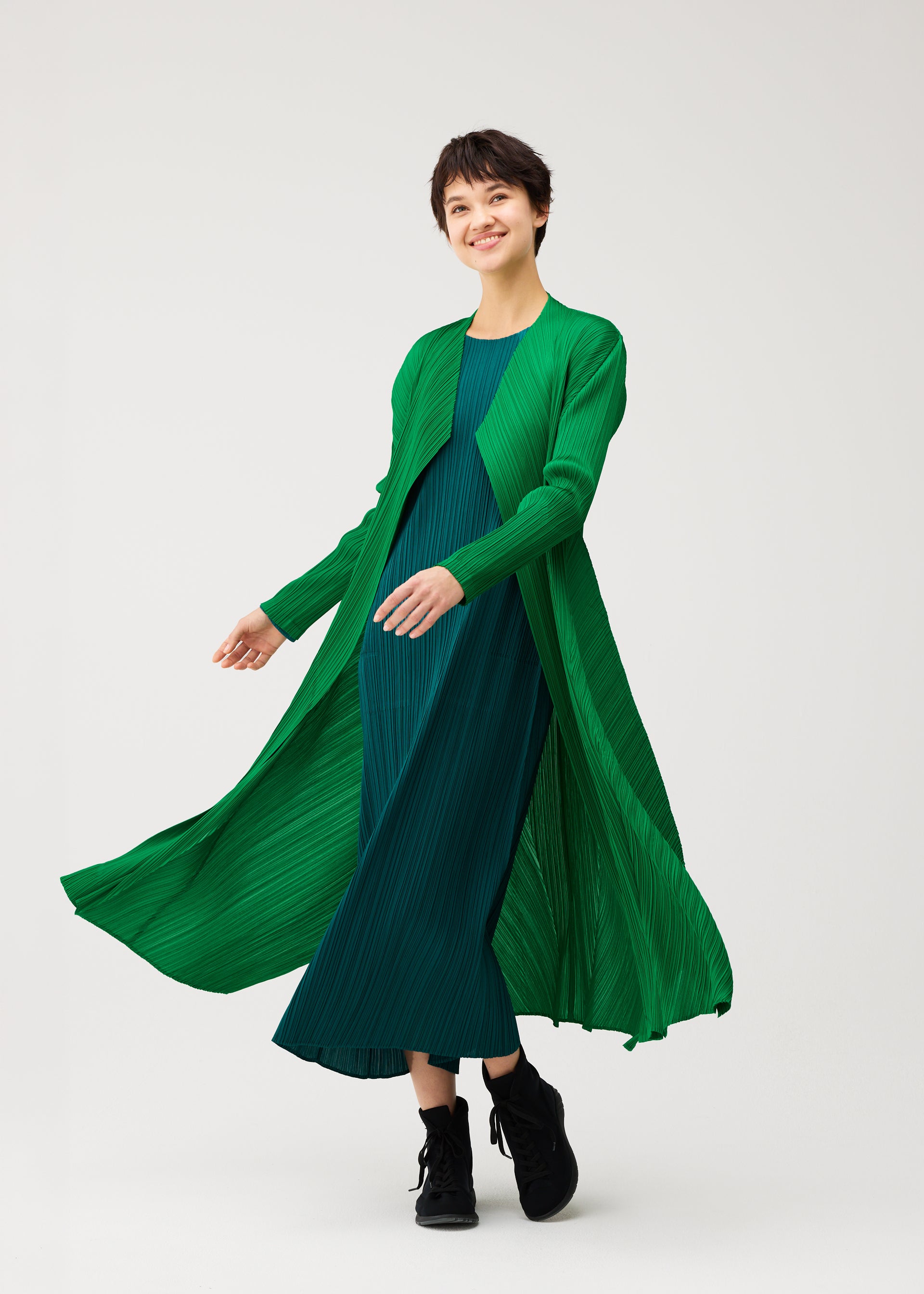 MONTHLY COLORS : OCTOBER – isseymiyake.com
