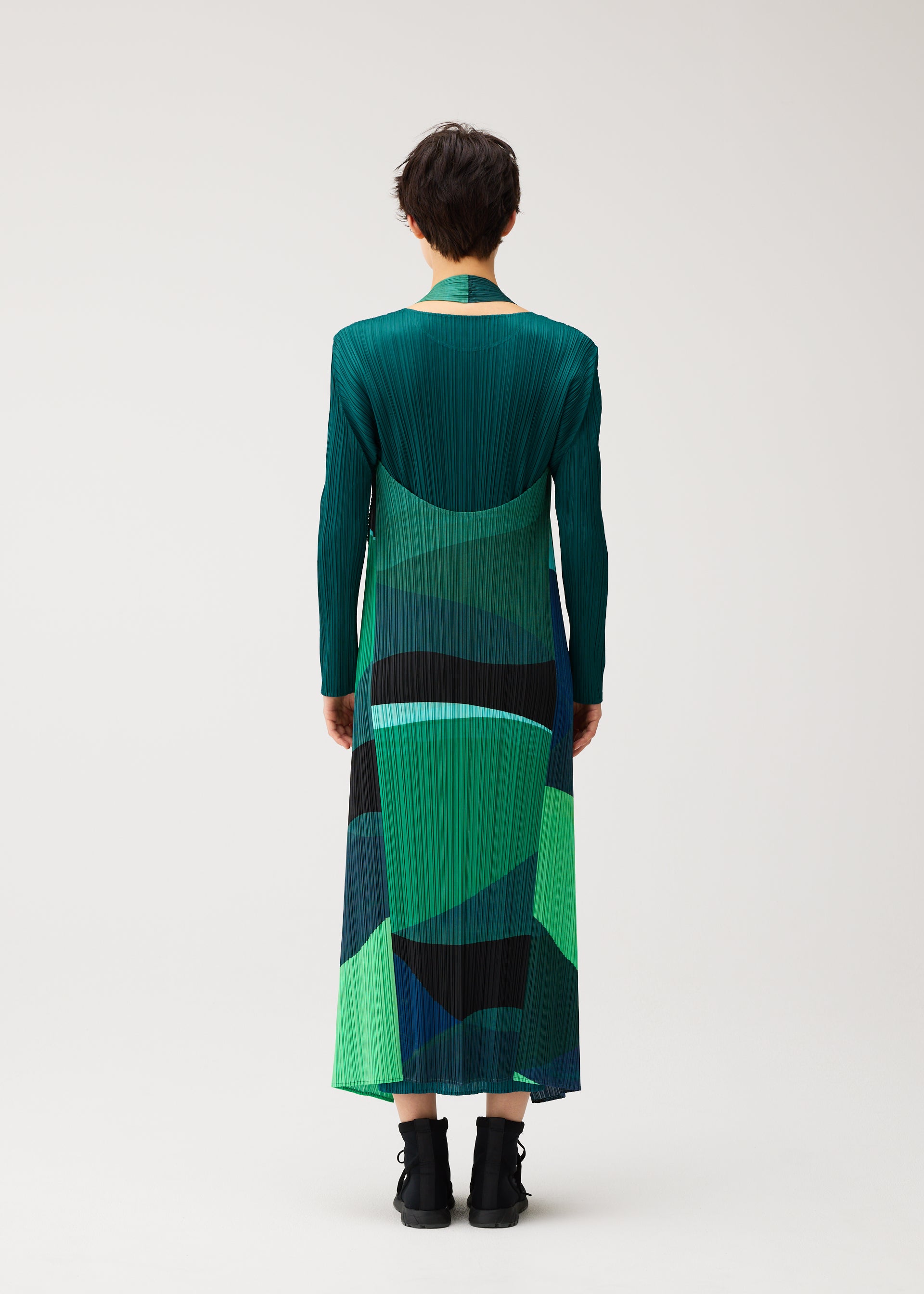 ひで ORBIT – isseymiyake.com