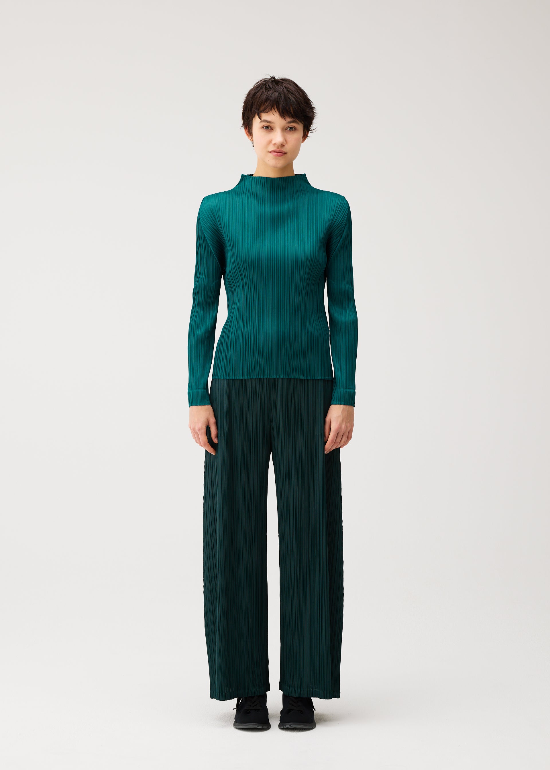 PLEATS PLEASE ISSEY MIYAKE – isseymiyake.com