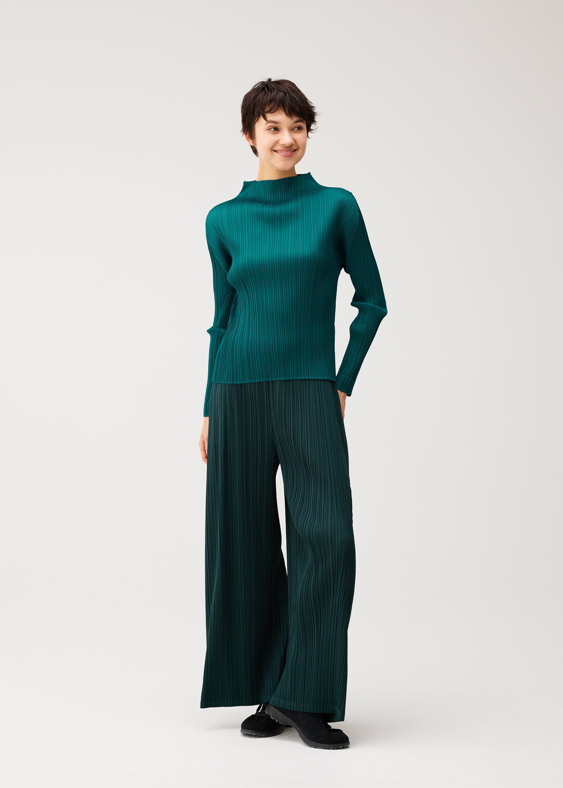 MONTHLY COLORS : OCTOBER – isseymiyake.com