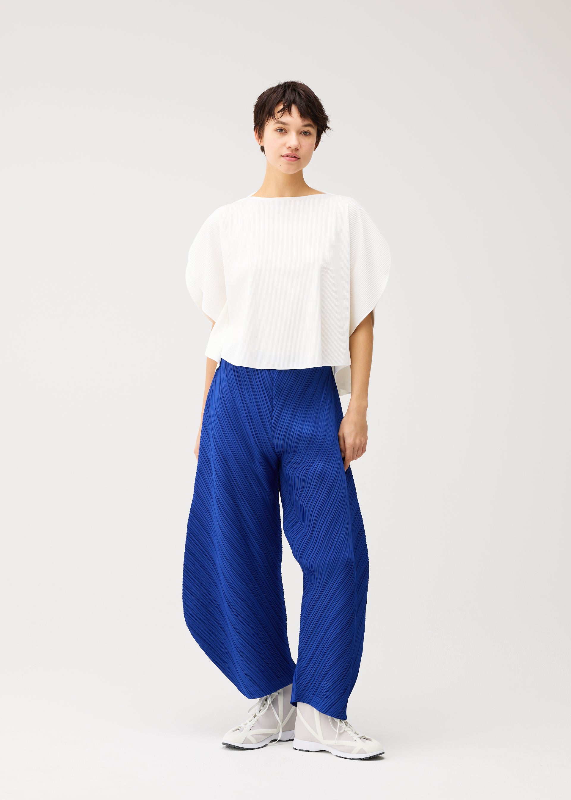 6/3まで Thicker bottoms peacock blue サイズ4 THICKER BOTTOMS 1 – isseymiyake.com