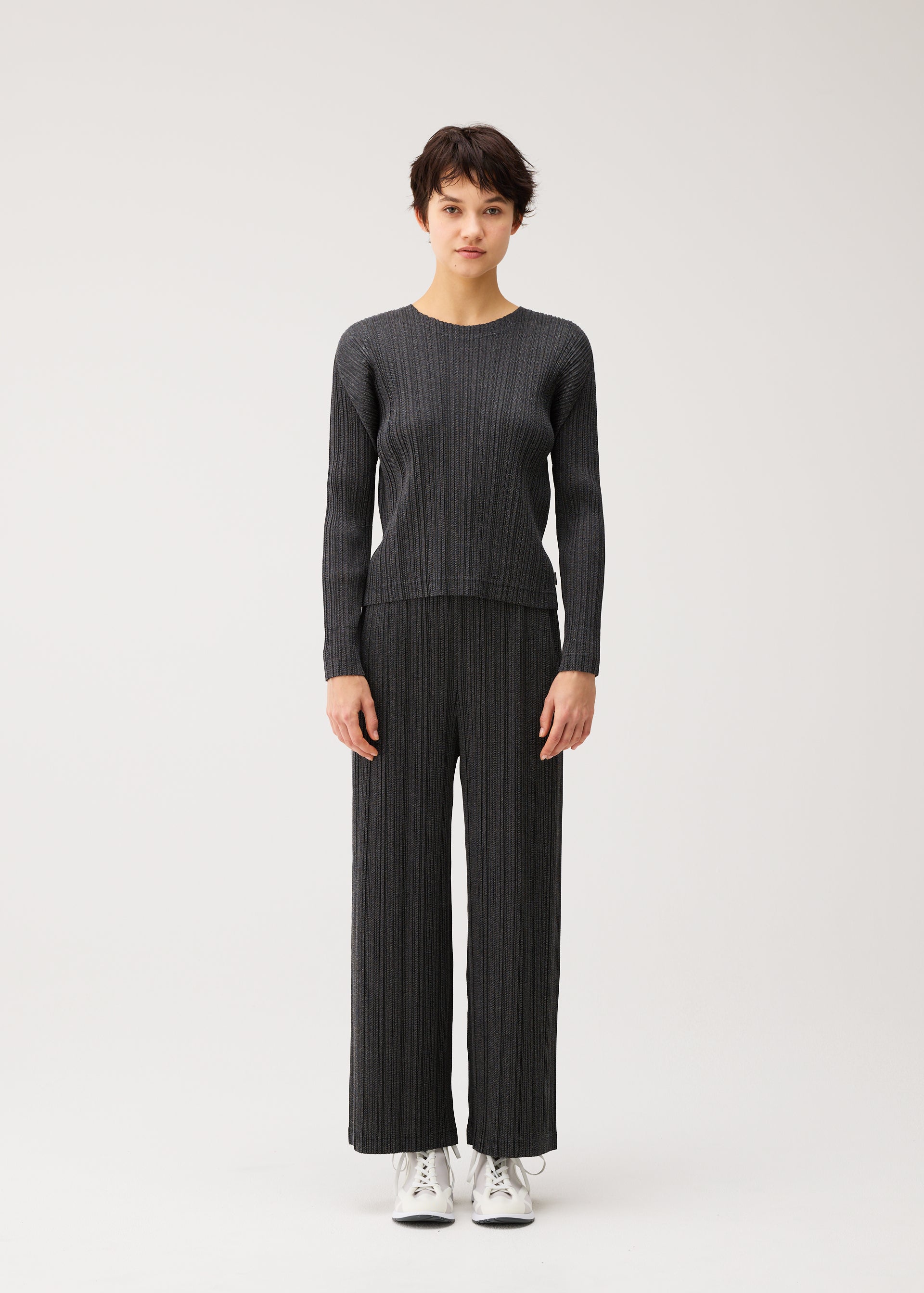 HAI SPORTING GEARブラックデニムオーバーオールイッセイミヤケ COTTON DENIM BLACK – isseymiyake.com
