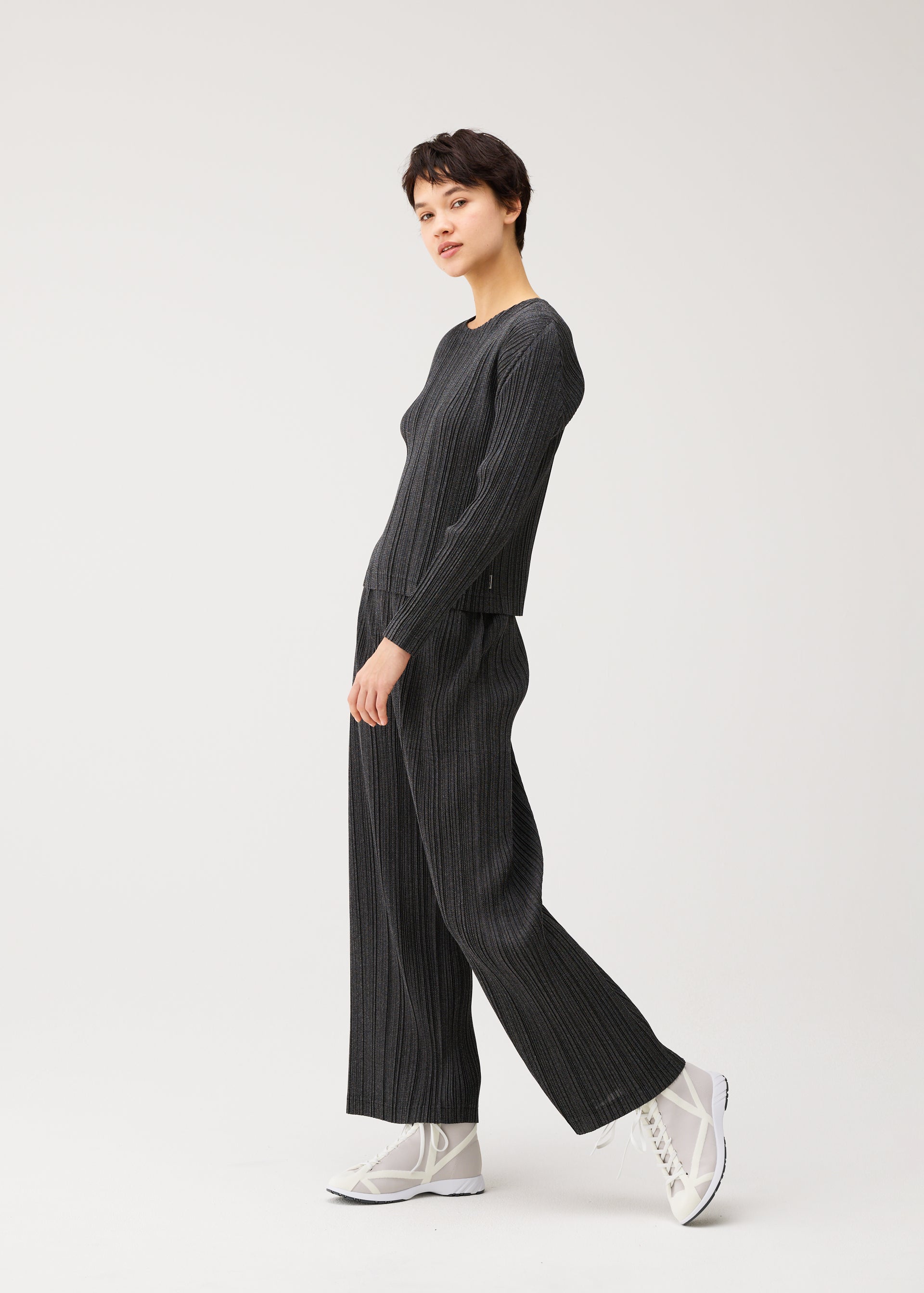 COTTON DENIM BLACK – isseymiyake.com