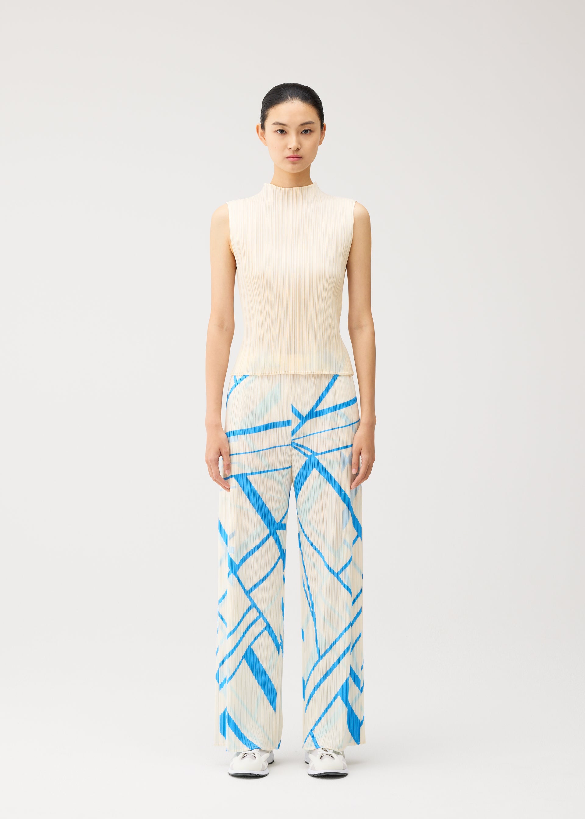 FOLD LINE – isseymiyake.com