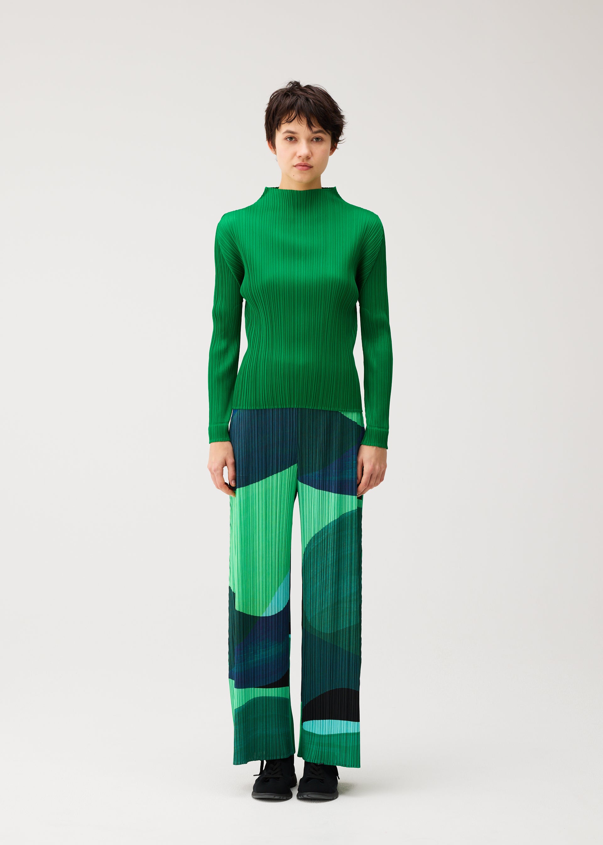 ウィメンズ／パンツ – isseymiyake.com