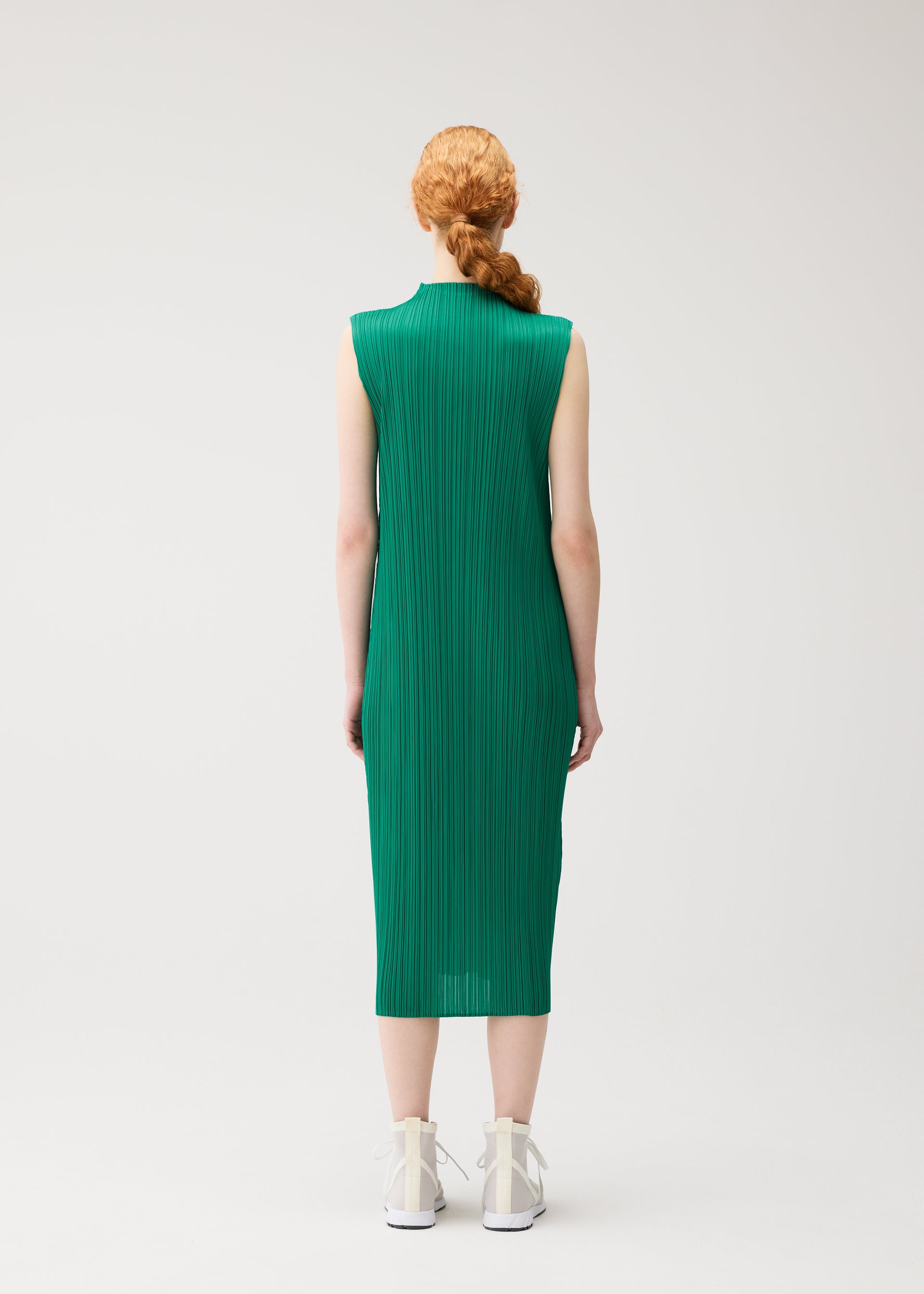 黒緑アビス　ジャヴェール入り MONTHLY COLORS : JULY – isseymiyake.com