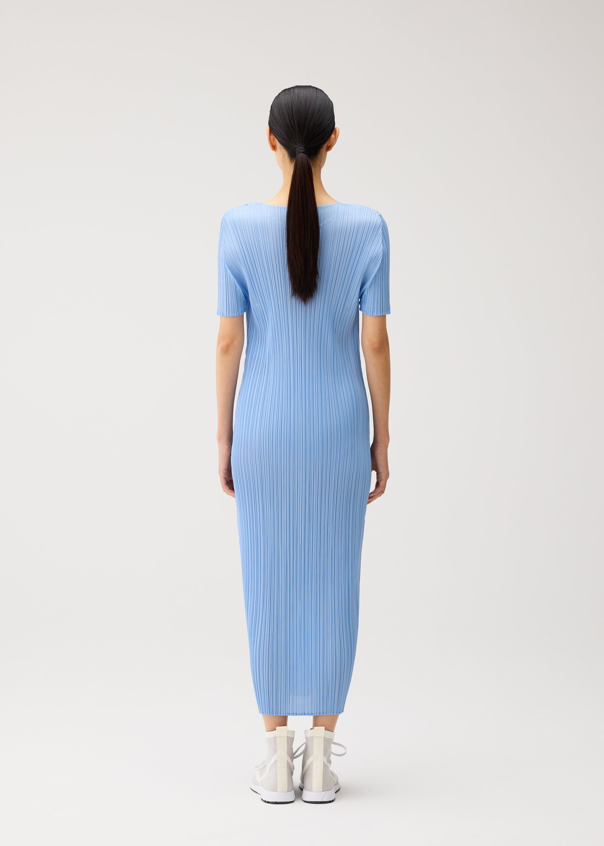 MONTHLY COLORS : AUGUST – isseymiyake.com