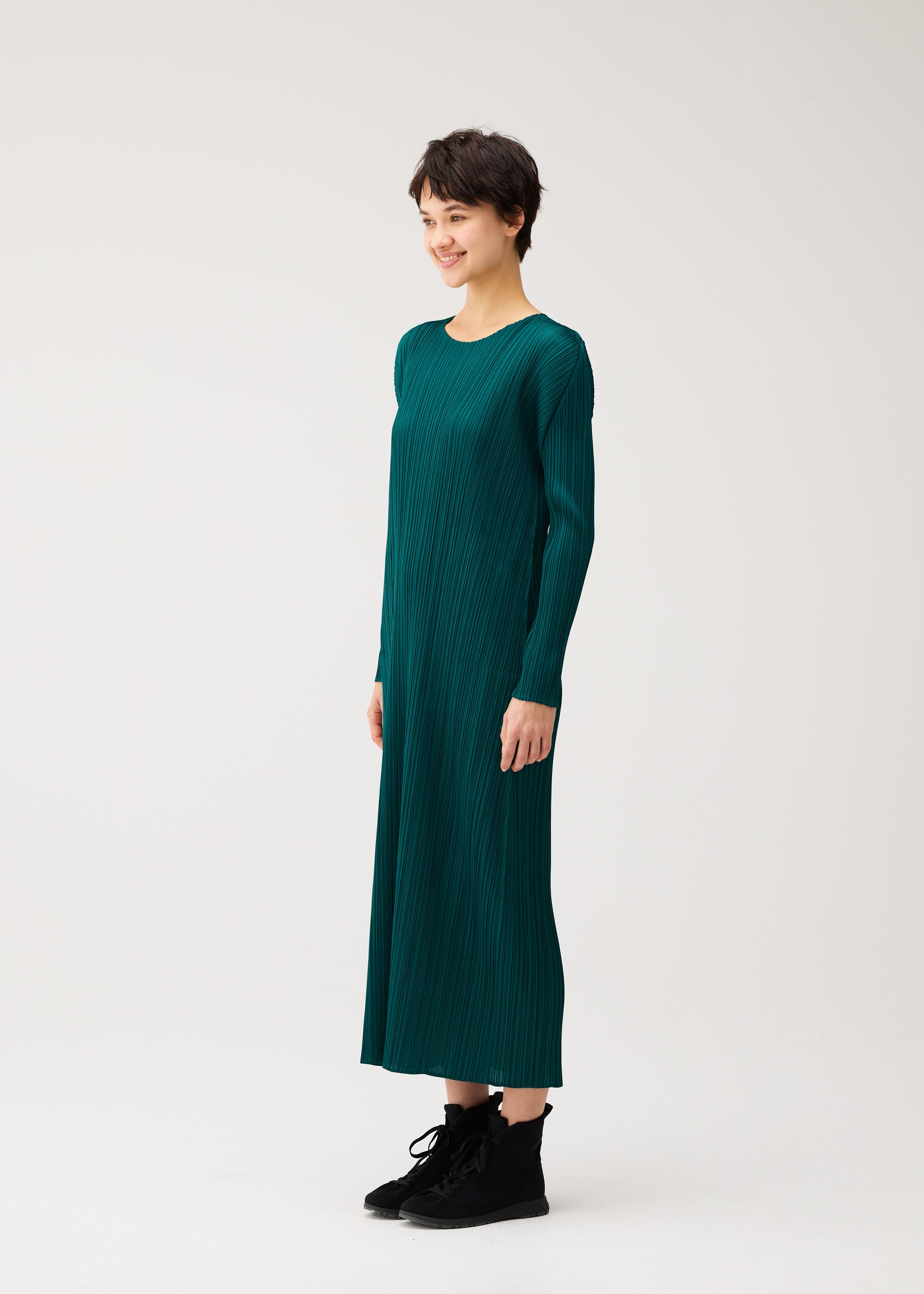 MONTHLY COLORS : OCTOBER – isseymiyake.com