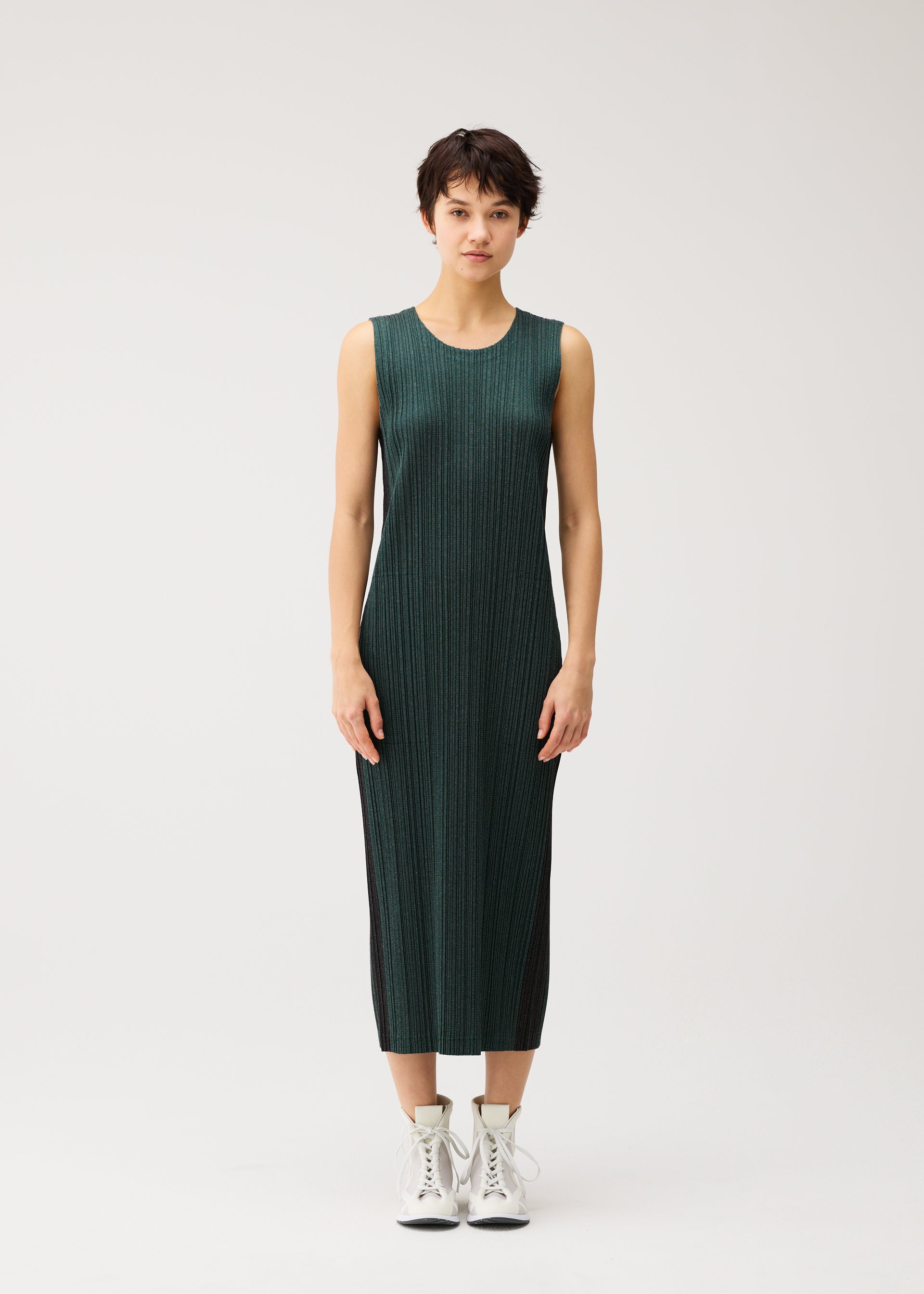 ウィメンズ／ワンピース – isseymiyake.com