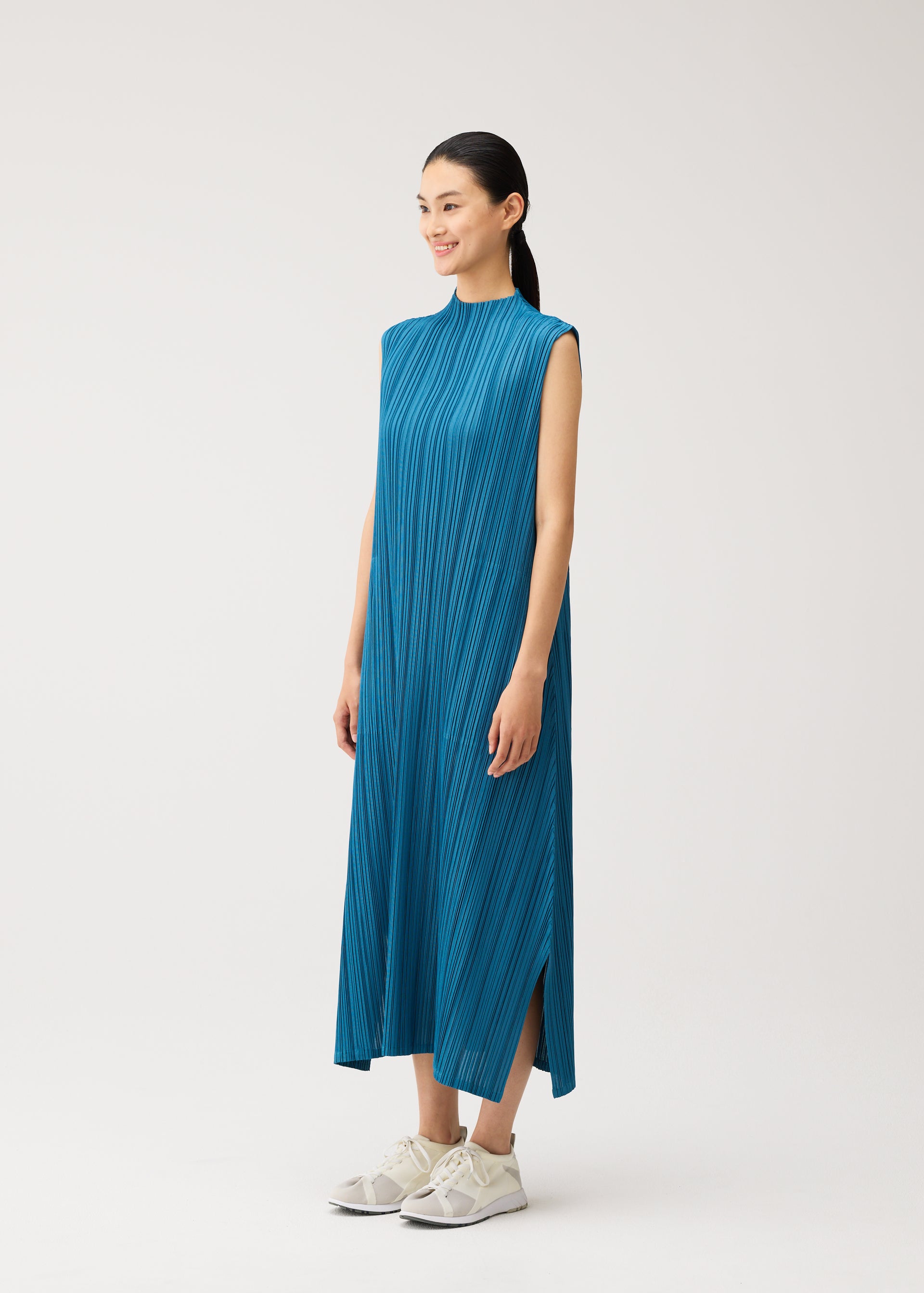 MELLOW PLEATS – isseymiyake.com
