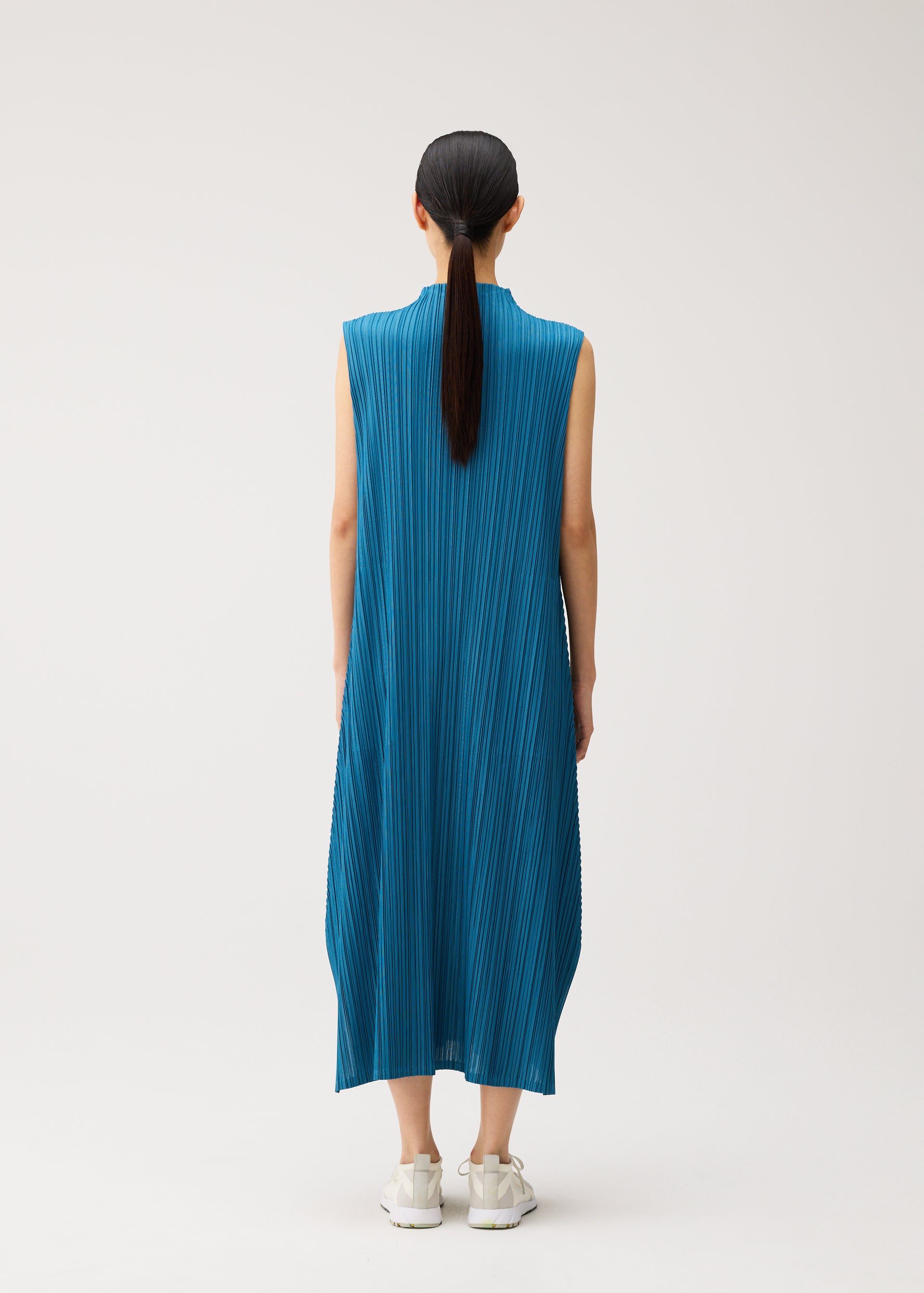 MELLOW PLEATS – isseymiyake.com