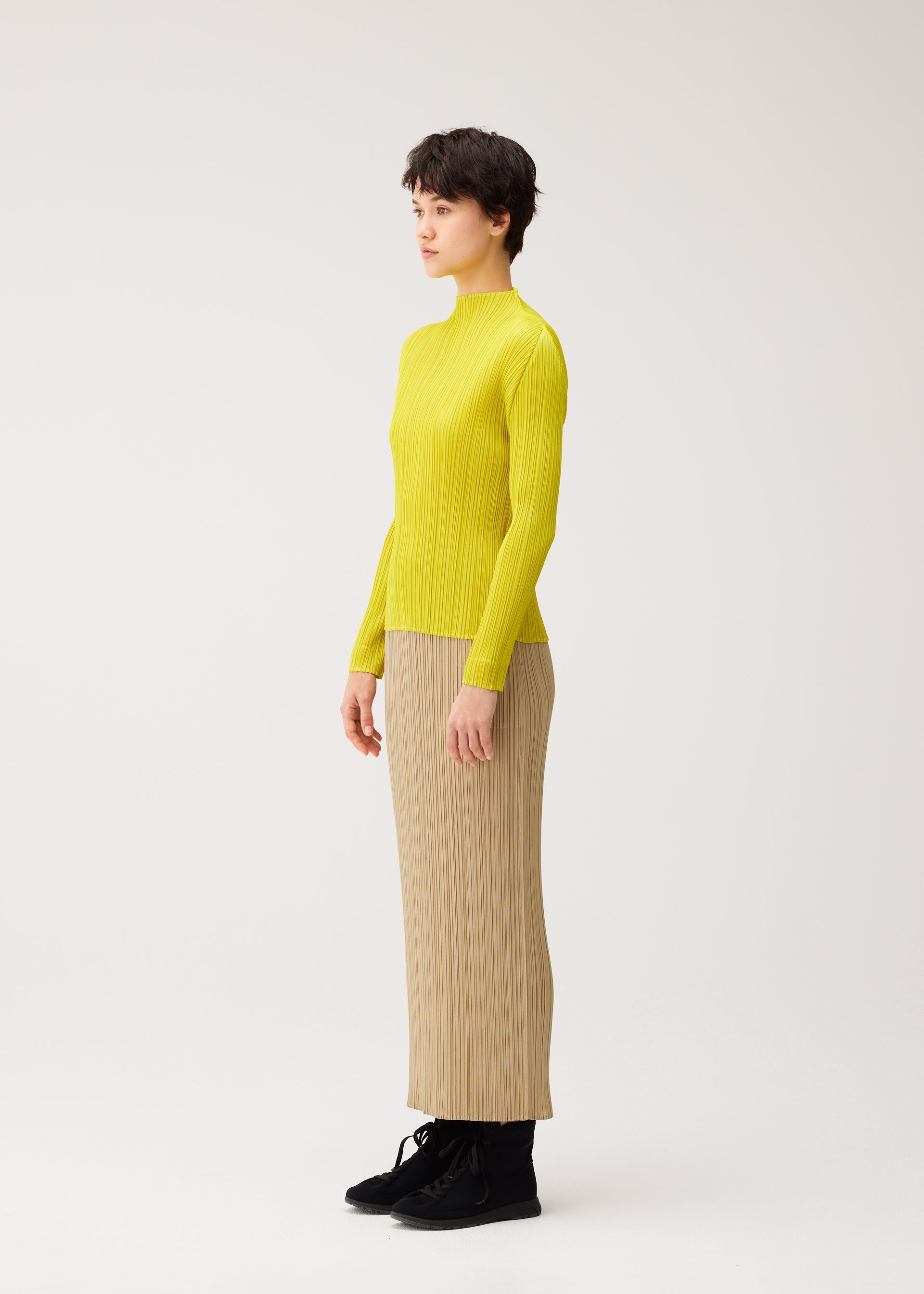 MONTHLY COLORS : OCTOBER – isseymiyake.com