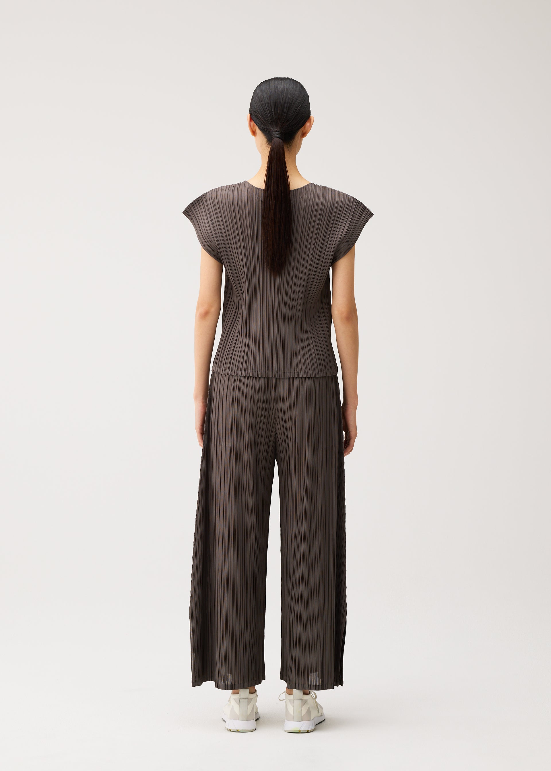 MELLOW PLEATS – isseymiyake.com