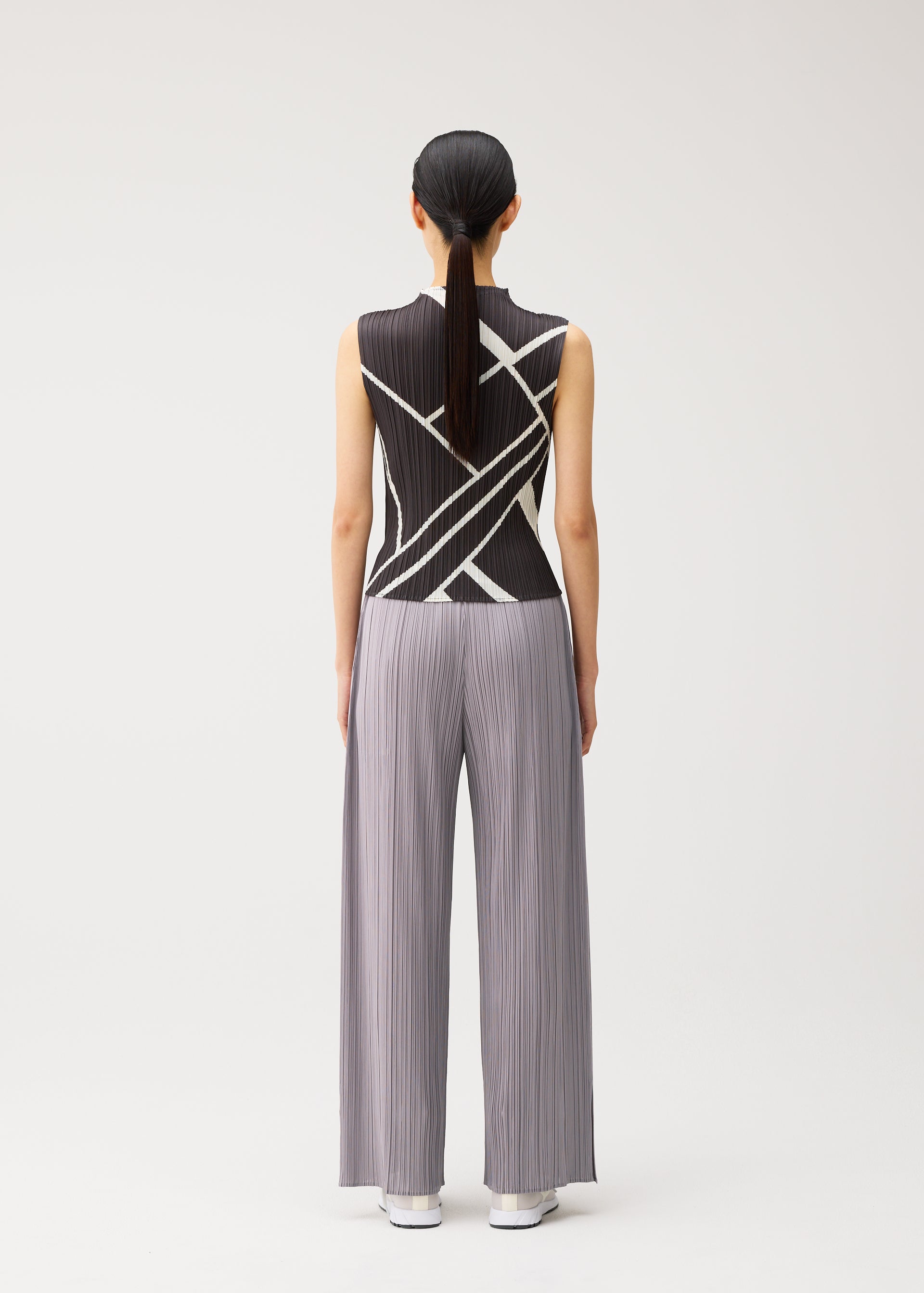FOLD LINE – isseymiyake.com