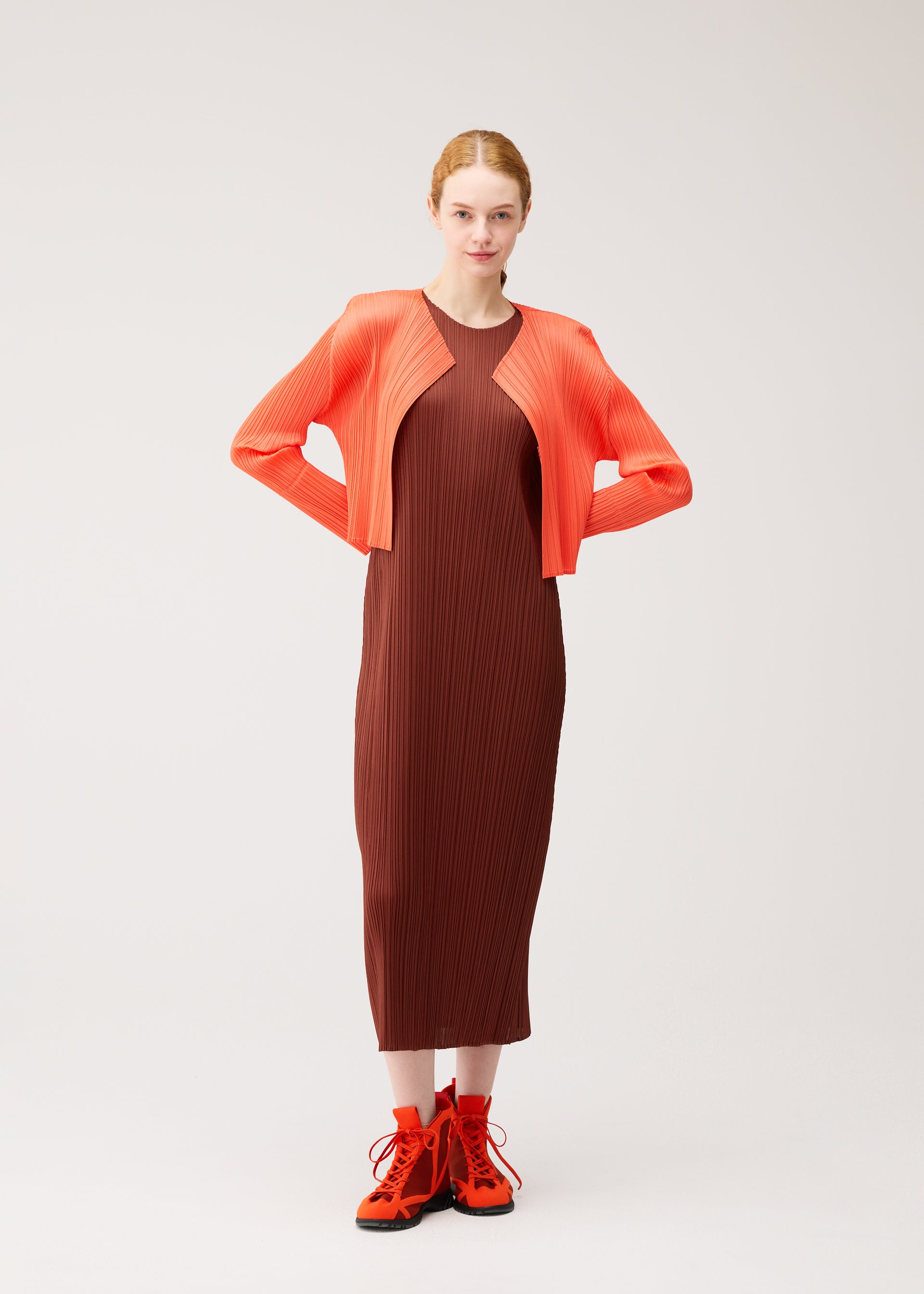 issey miyake ストレッチ トップス 2 赤 透け感有 Introducing Items