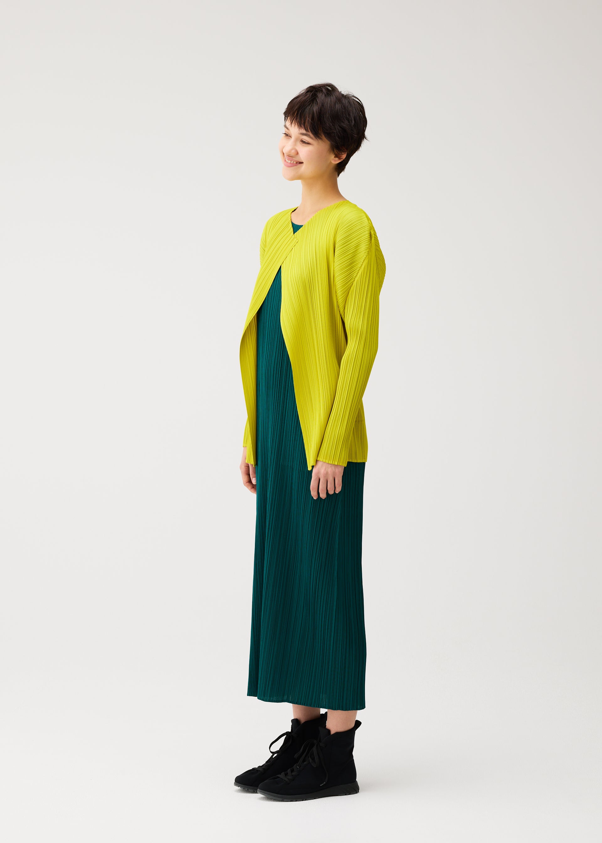 MONTHLY COLORS : OCTOBER – isseymiyake.com