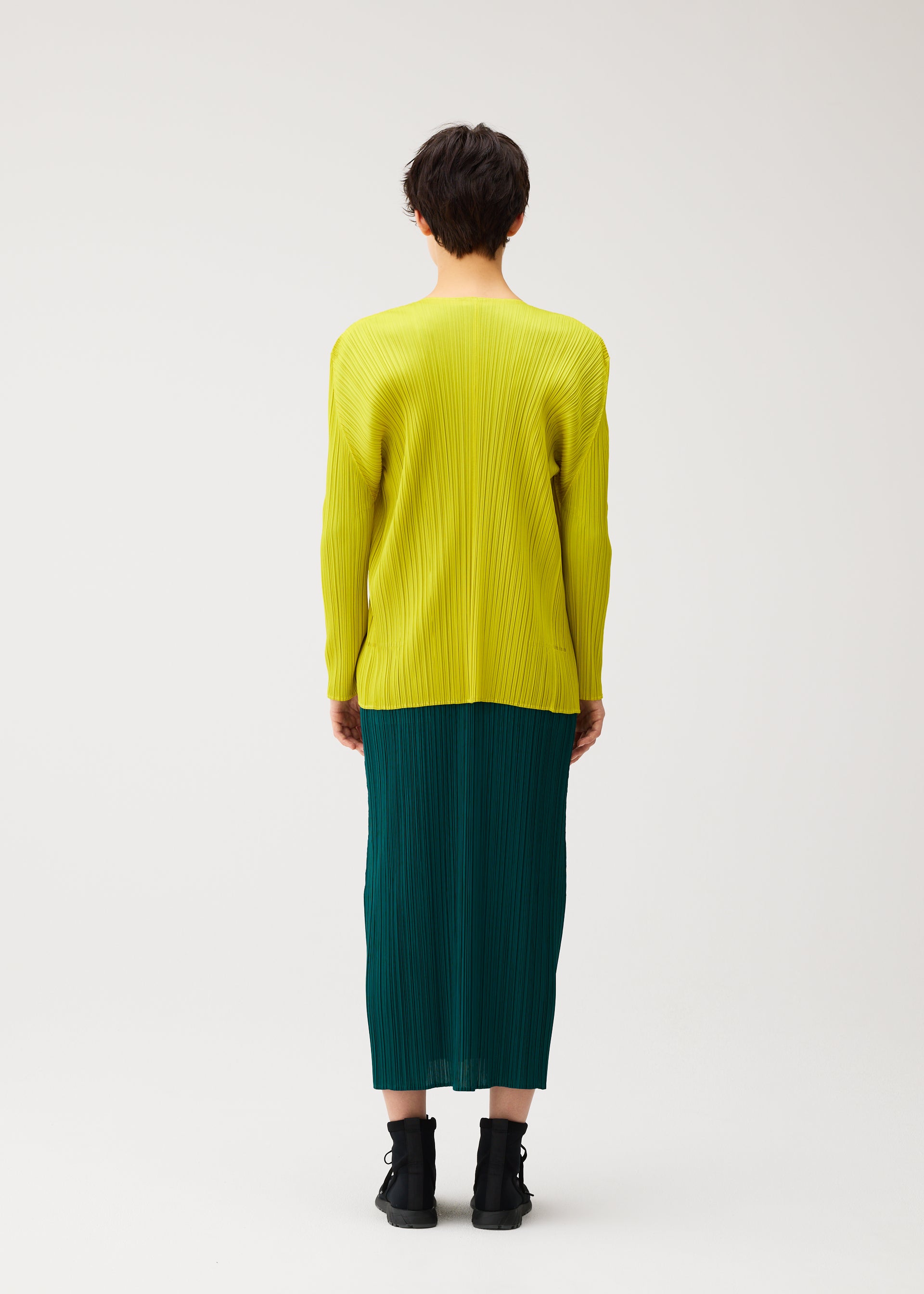 MONTHLY COLORS : OCTOBER – isseymiyake.com