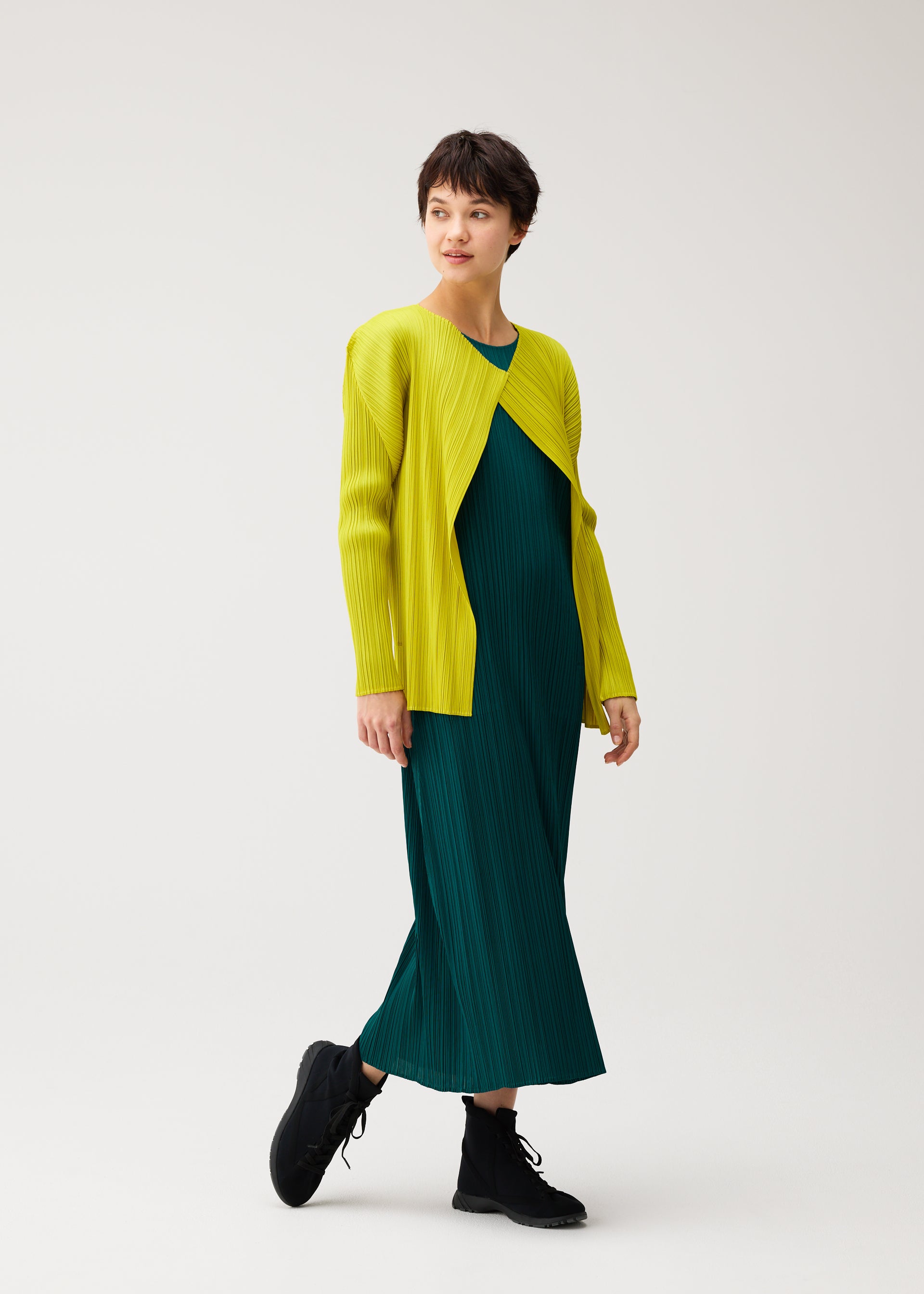 MONTHLY COLORS : OCTOBER – isseymiyake.com