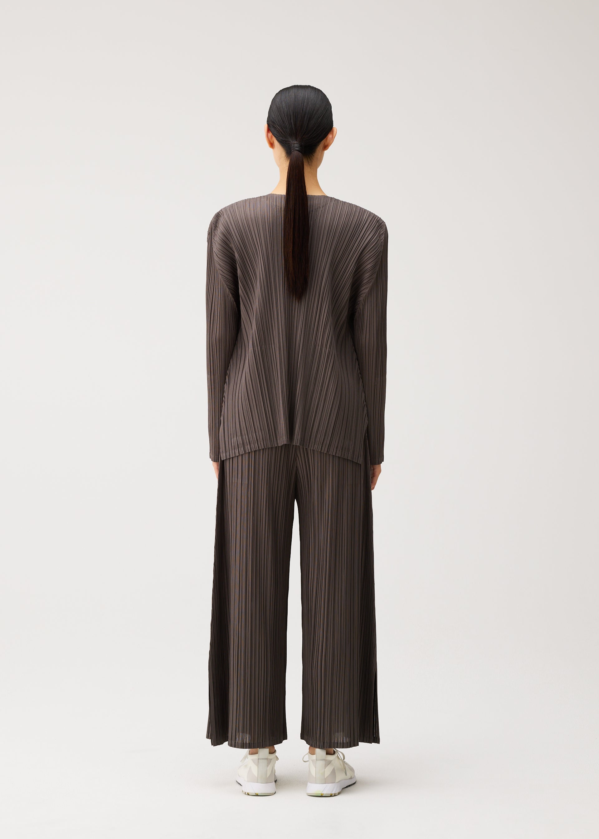 MELLOW PLEATS – isseymiyake.com