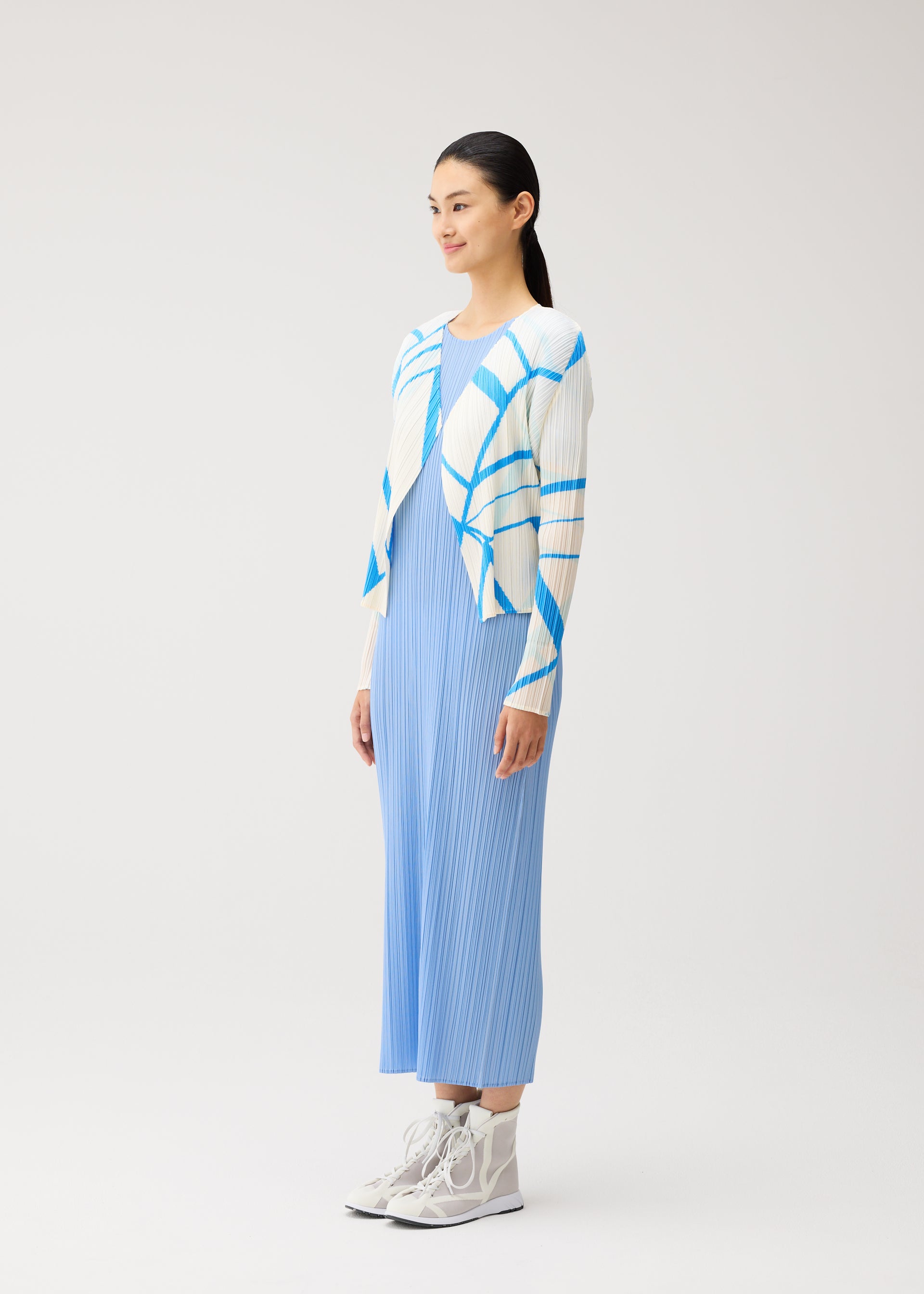 FOLD LINE – isseymiyake.com