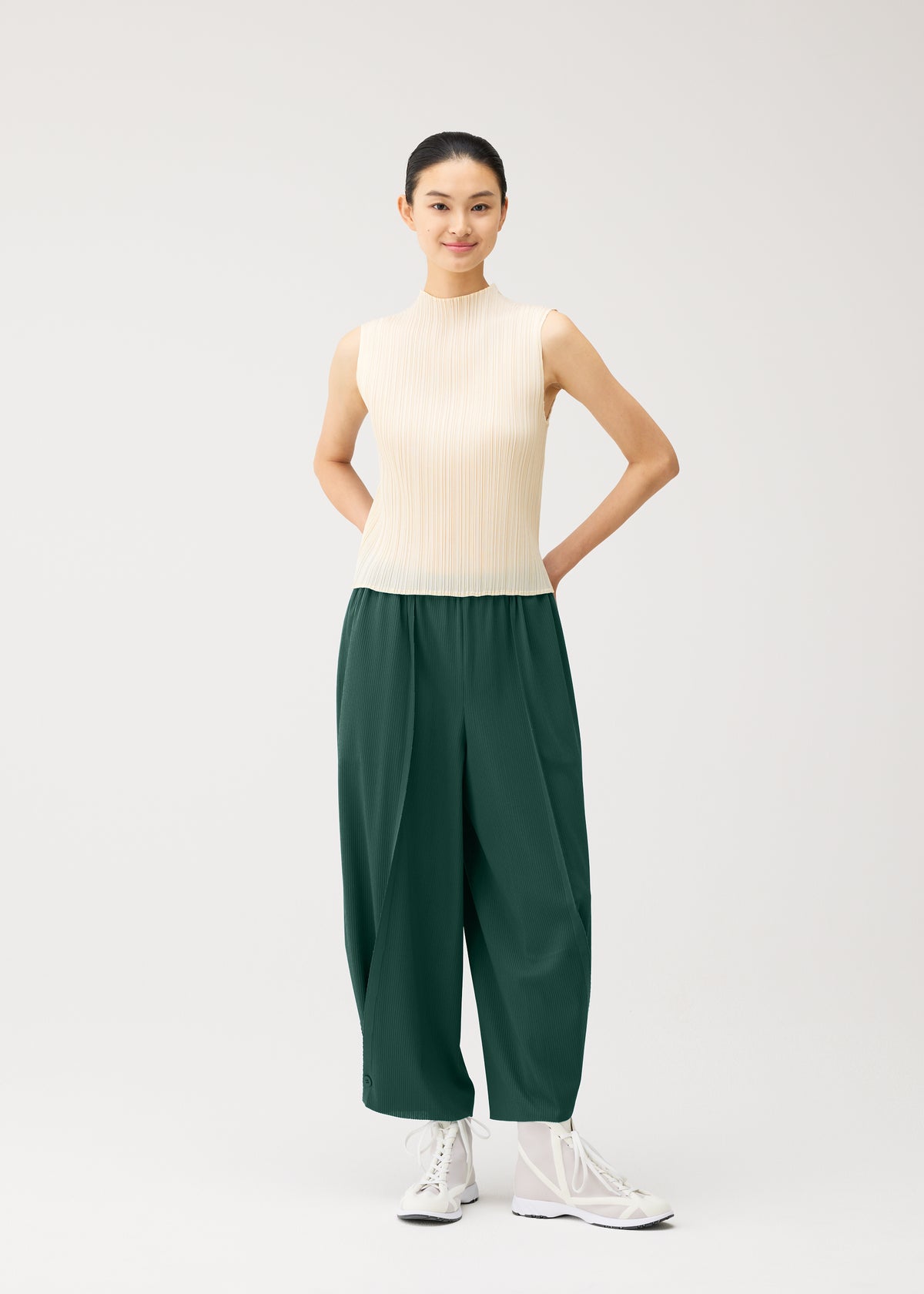 A-POC BOTTOMS、ウィメンズ_パンツ、着用画像5