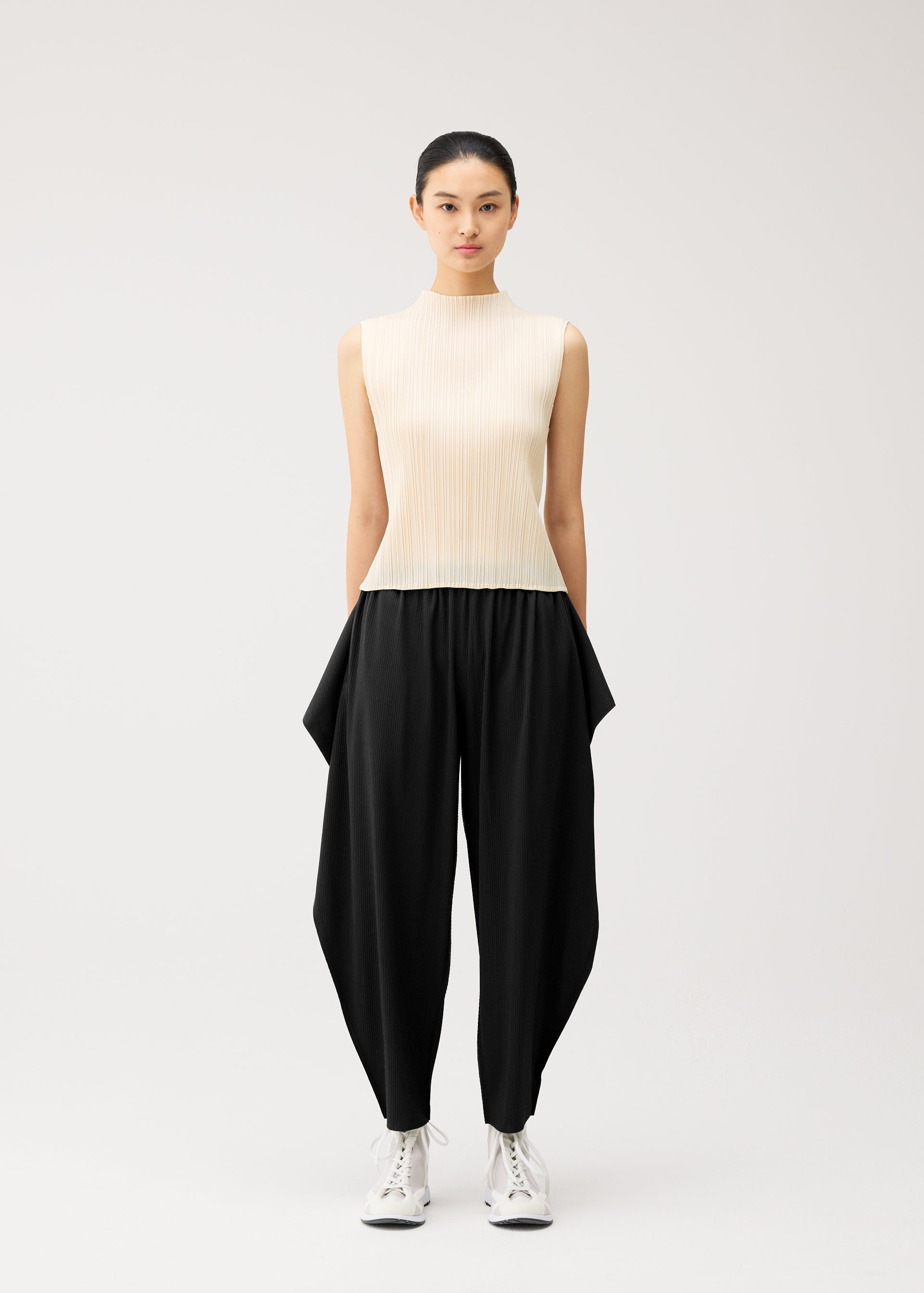 PLEATS PLEASE ISSEY MIYAKE – isseymiyake.com