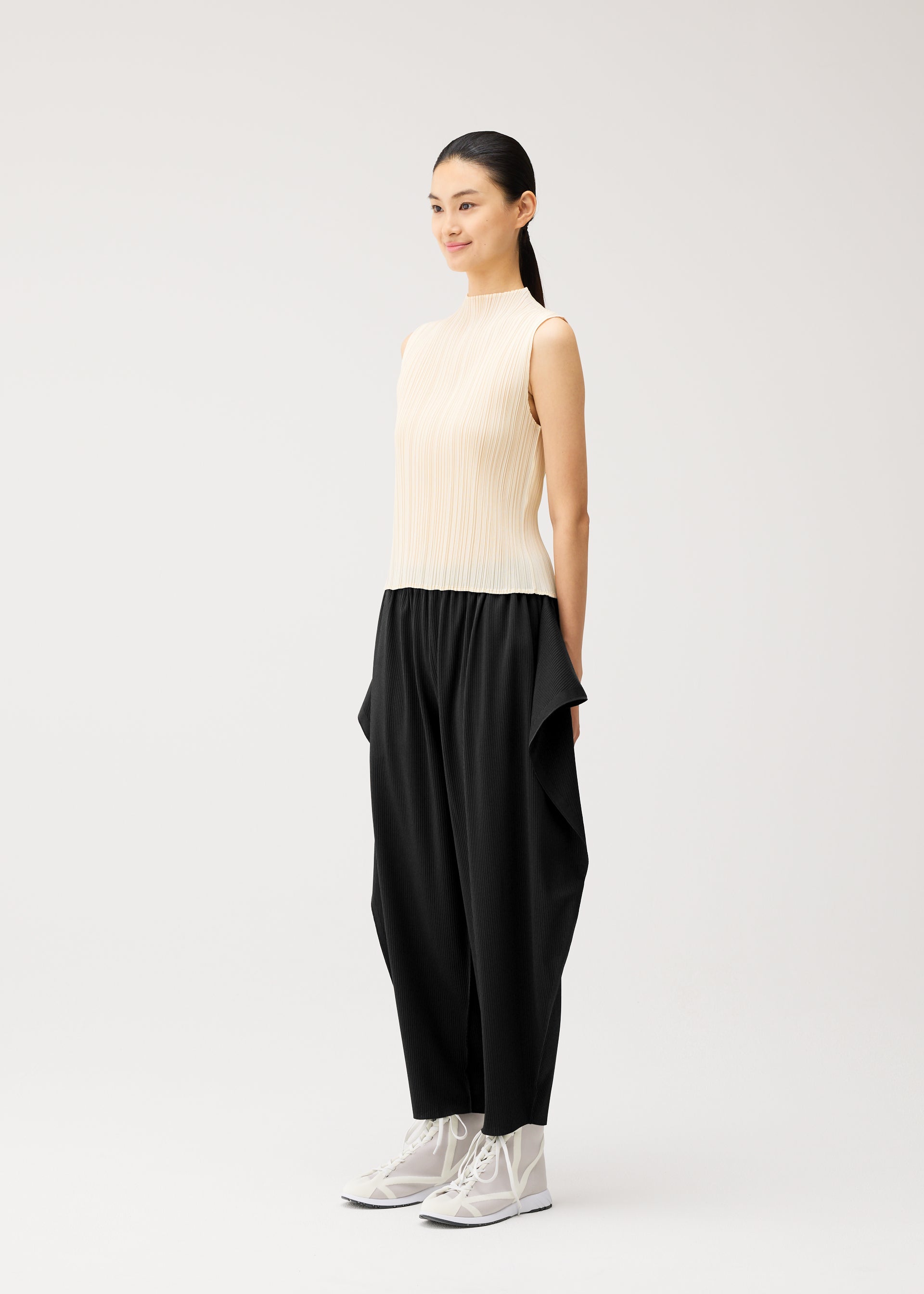 パンツ PLEATS PLEASE A-POC BOTTOMS A-POC BOTTOMS – isseymiyake.com