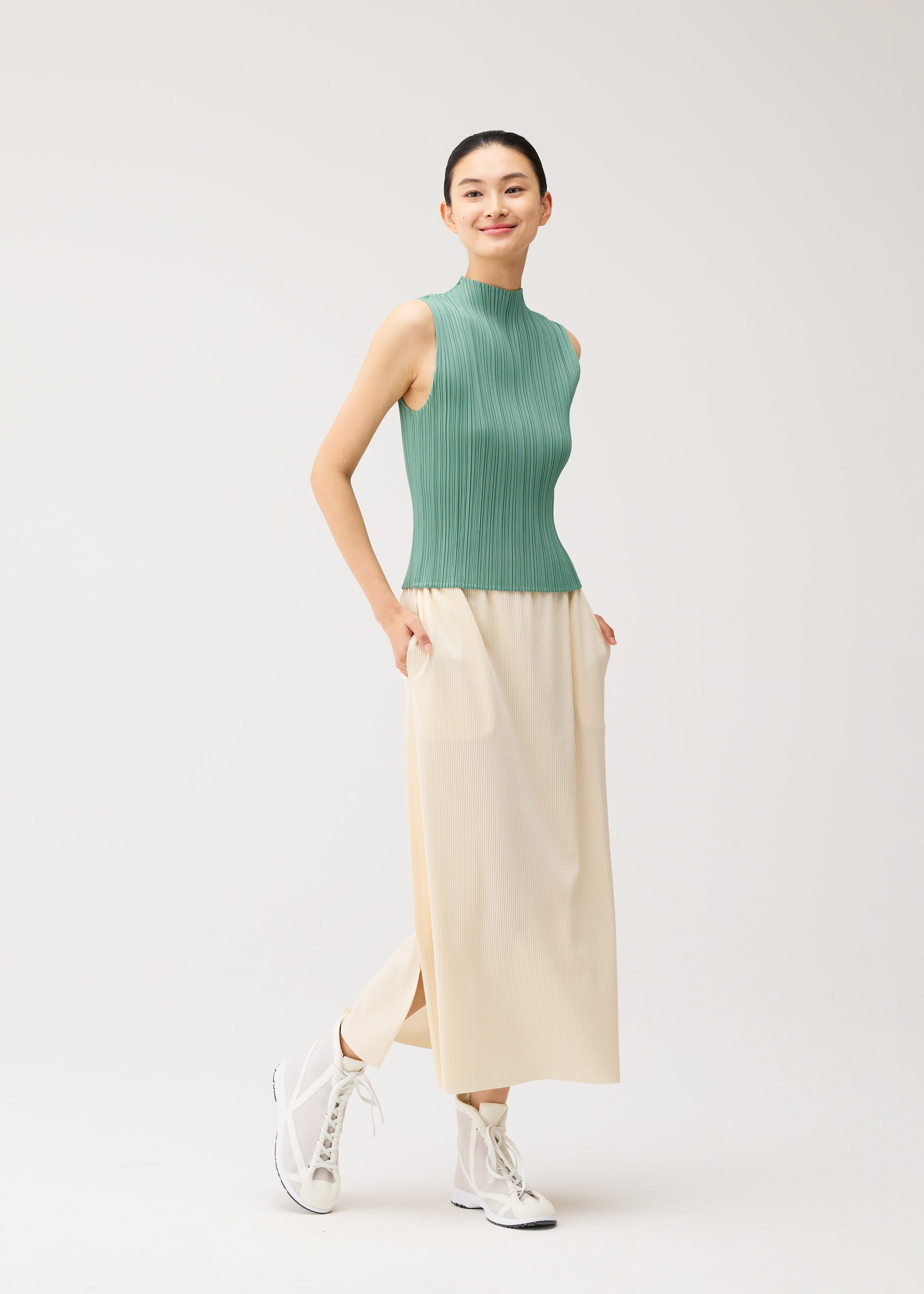 A-POC BOTTOMS – isseymiyake.com