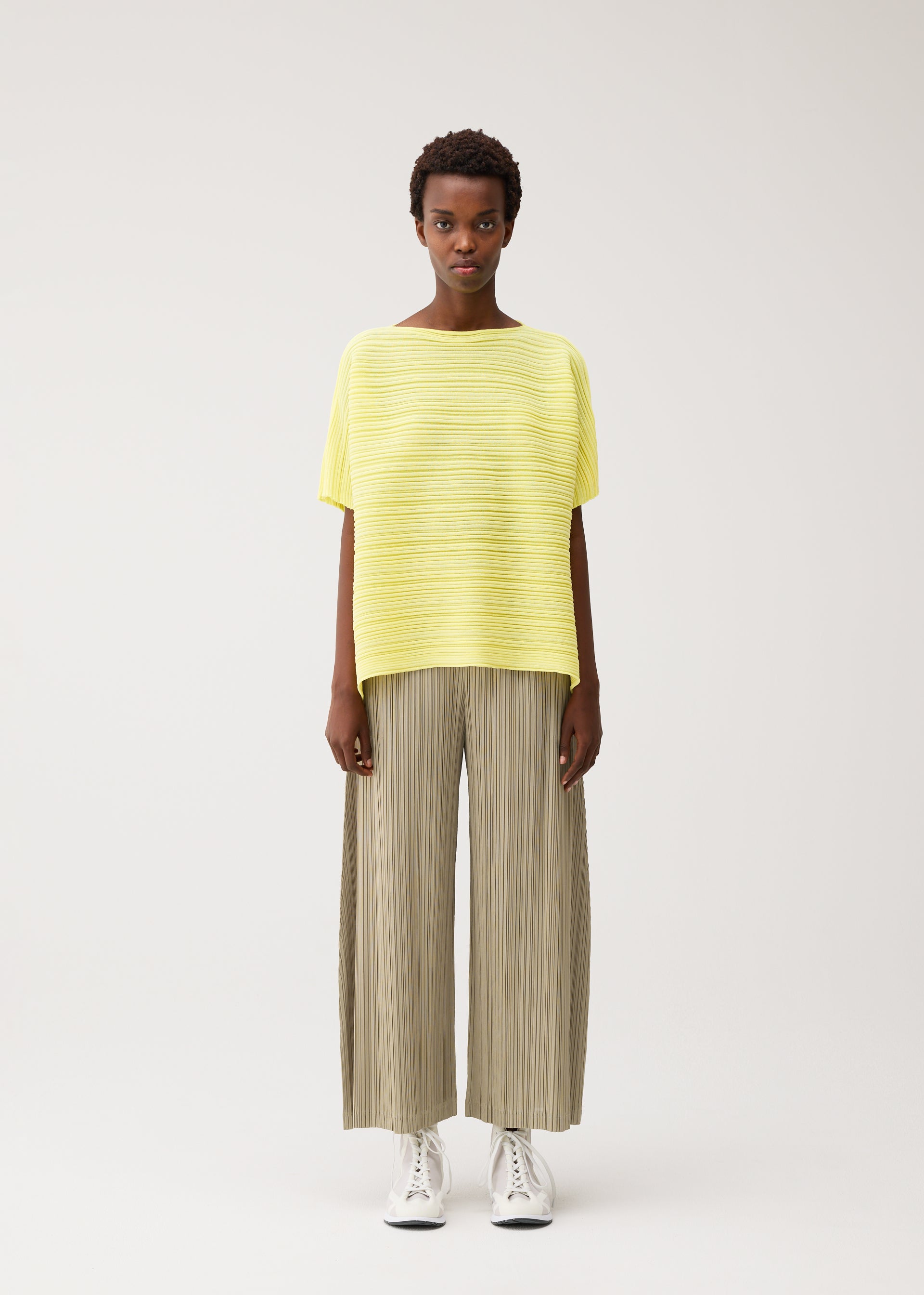 タグ付き新品イッセイミヤケ グラデーショントップス ウィメンズ／トップス – Page 2 – isseymiyake.com