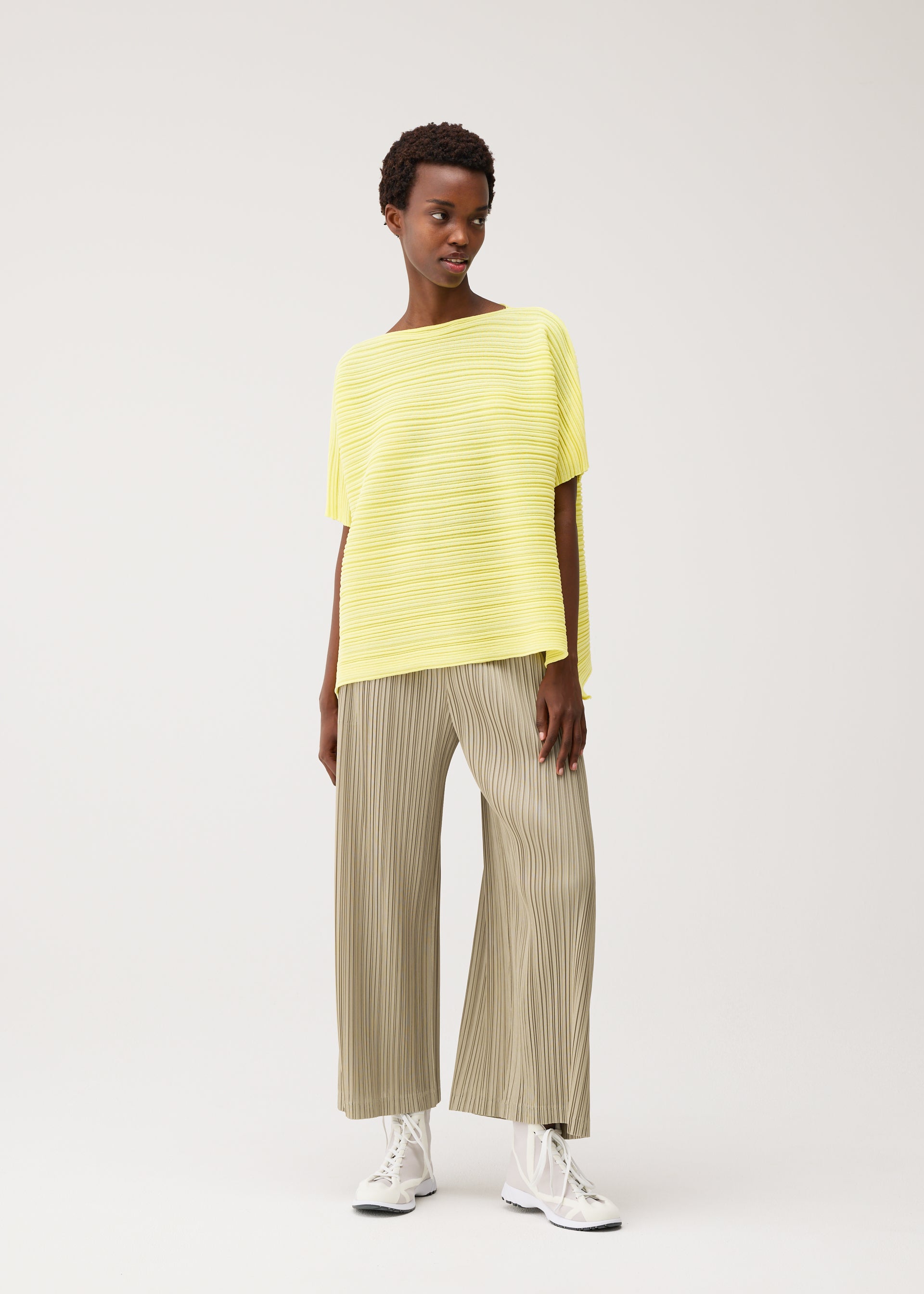 PAPER BOUNCE KNIT – isseymiyake.com