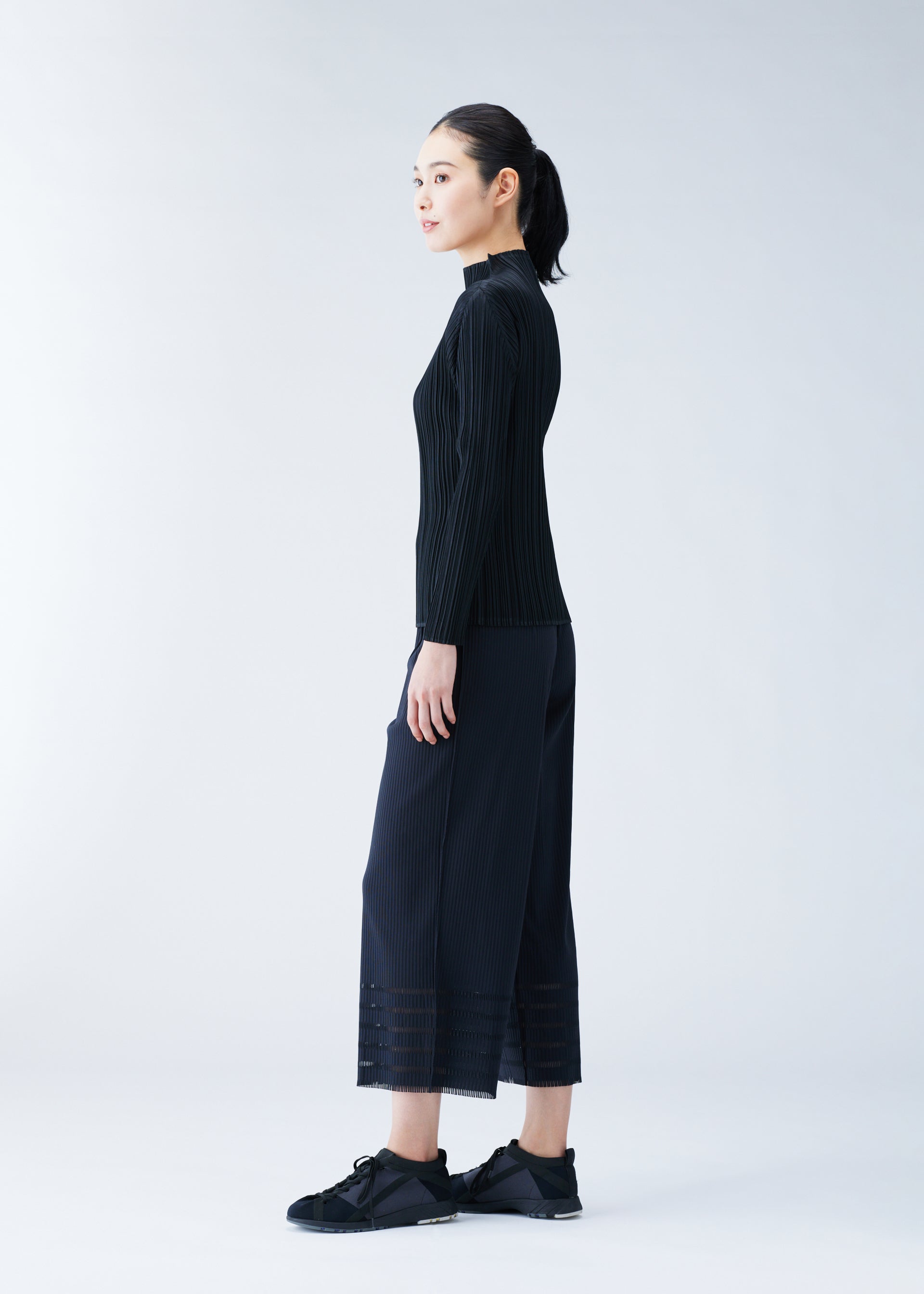 A-POC BASICS、ウィメンズ_パンツ、着用画像2
