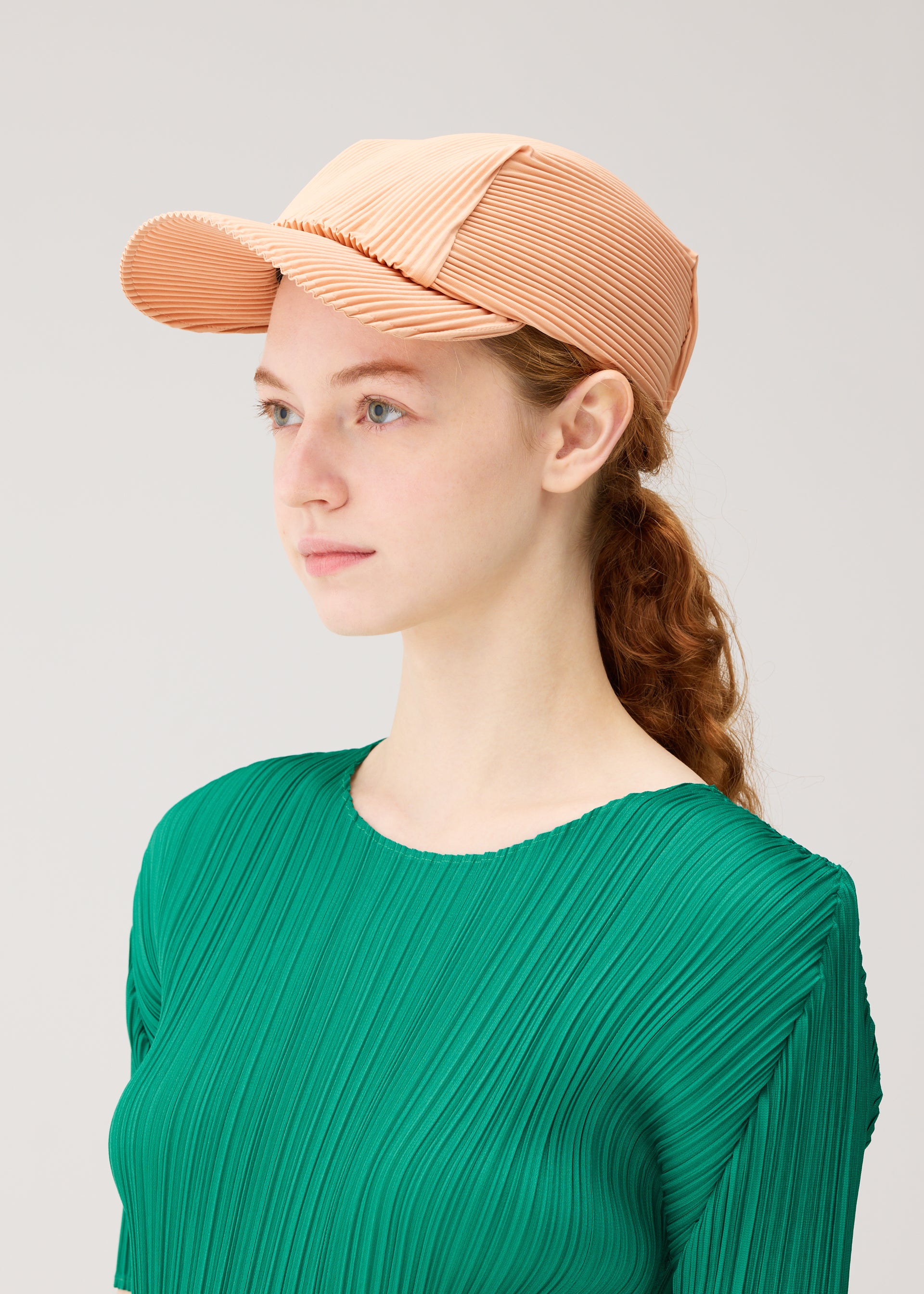 PLEATS CAP – isseymiyake.com