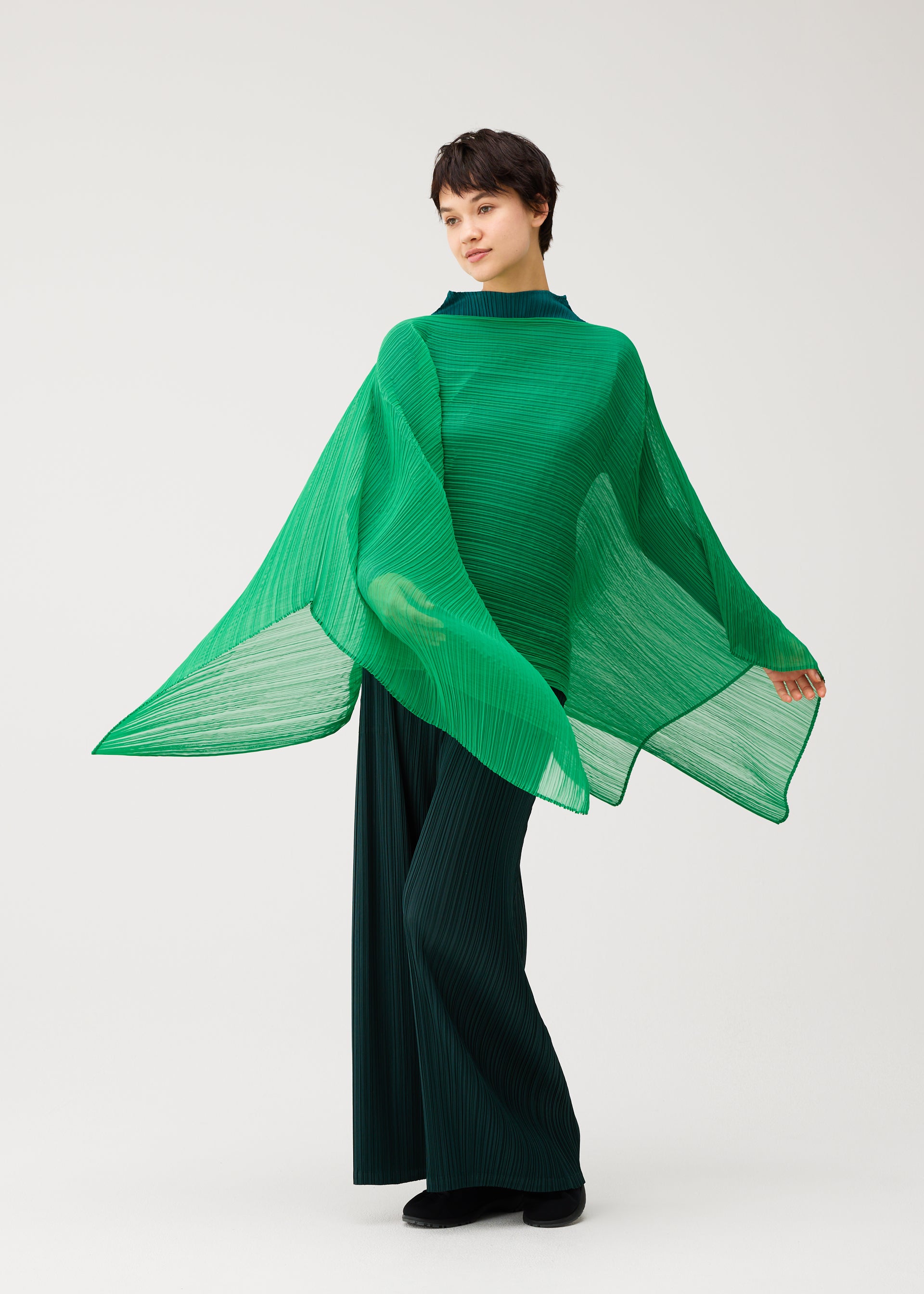PLEATS PLEASE ISSEY MIYAKE – isseymiyake.com