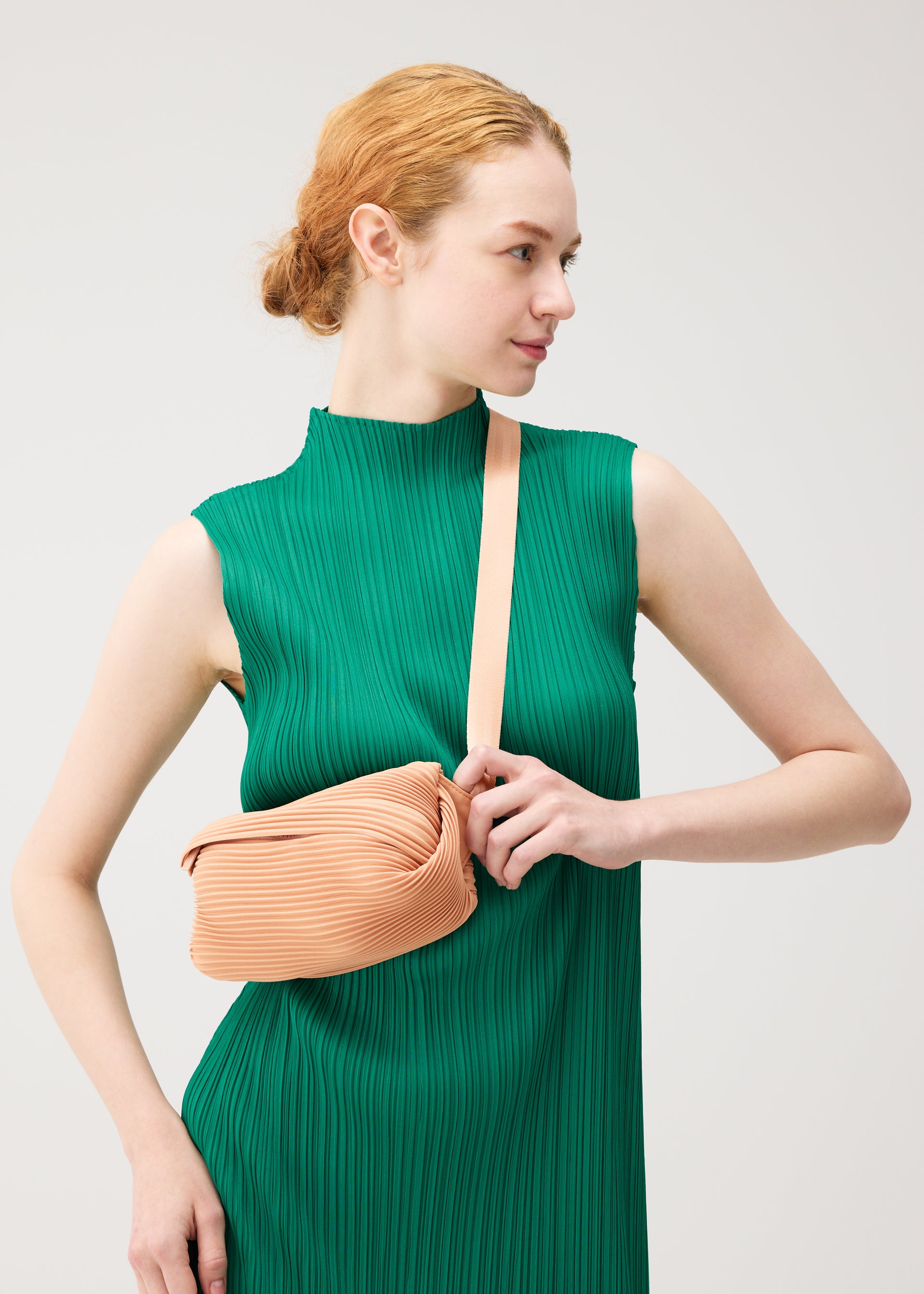 ⭐️イッセイ ミヤケウエストポーチ極美品⭐️ BIAS PLEATS WAIST BAG – isseymiyake.com