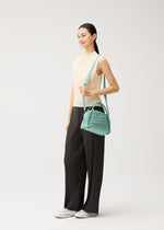 BIAS PLEATS BAG、バッグ&財布_ショルダーバッグ、着用画像2