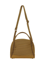 BIAS PLEATS BAG、バッグ&財布_ショルダーバッグ、カーキ