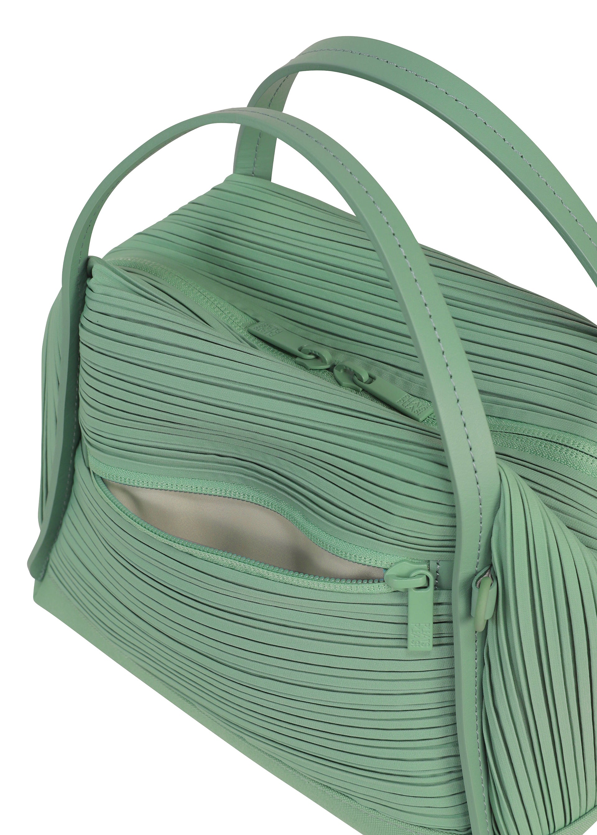 BIAS PLEATS BAG – isseymiyake.com