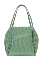 BIAS PLEATS BAG、バッグ&財布_ハンドバッグ、グリーン