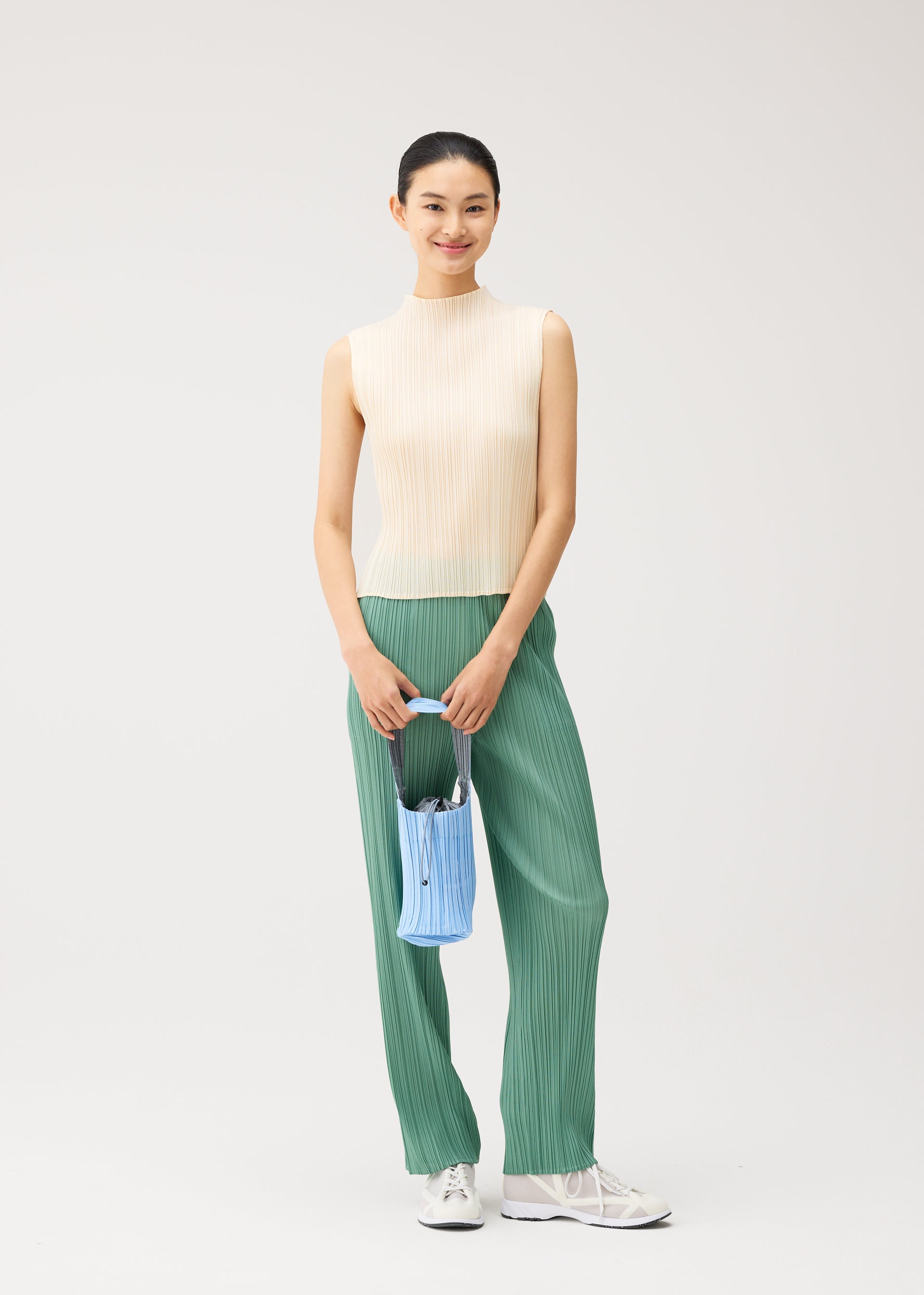 PLEATS PLEASE ISSEY MIYAKE – isseymiyake.com