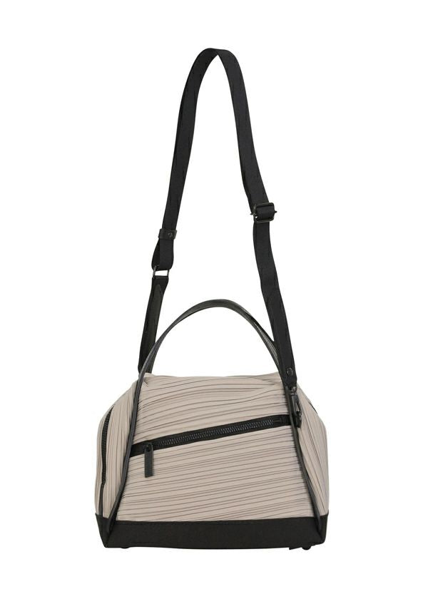 BIAS PLEATS BAG、バッグ&財布_ハンドバッグ、グレー