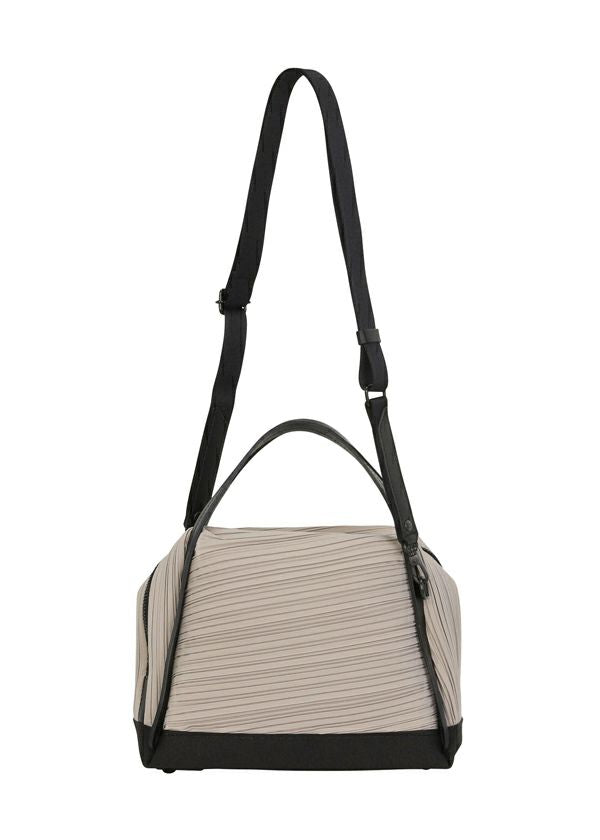 BIAS PLEATS BAG、バッグ&財布_ハンドバッグ、ディテール画像1