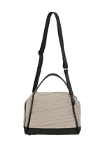 BIAS PLEATS BAG、バッグ&財布_ハンドバッグ、ディテール画像1