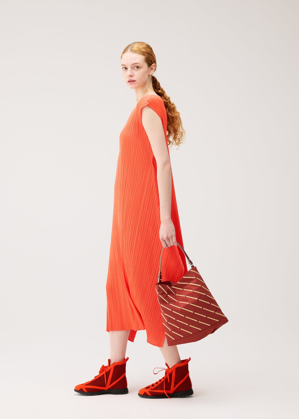 LINE BAG、バッグ&財布_ハンドバッグ、着用画像1